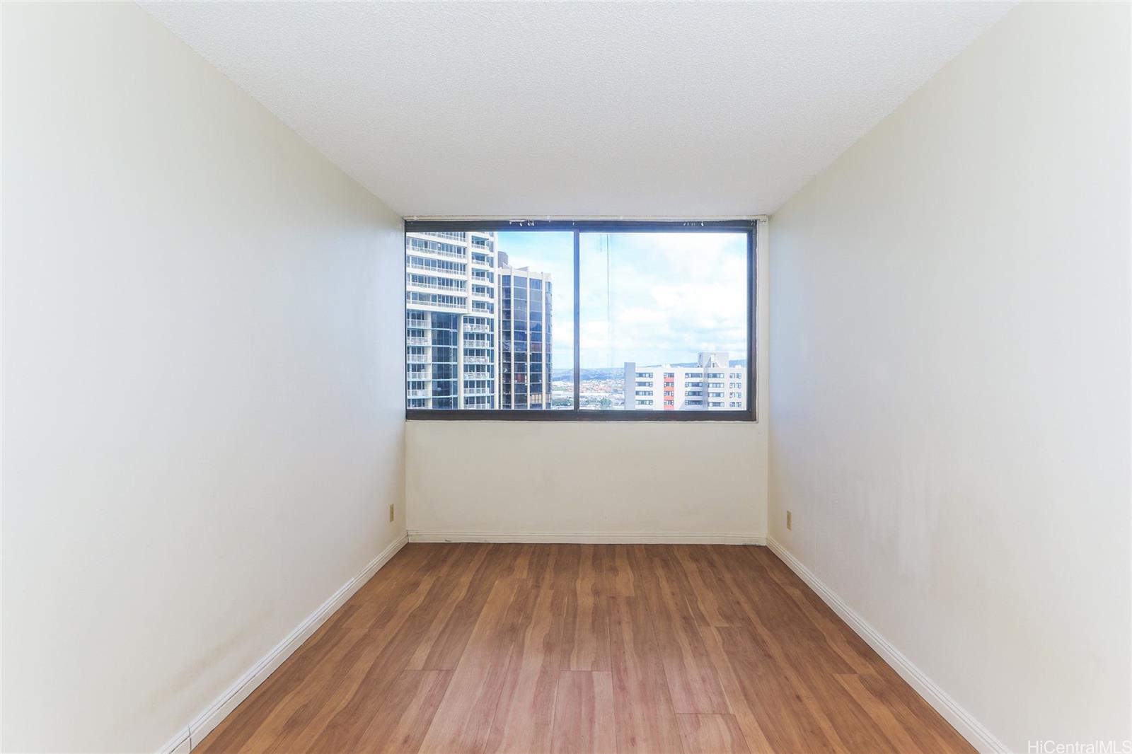 Kukui Plaza condo # E3014, Honolulu, Hawaii - photo 16 of 25