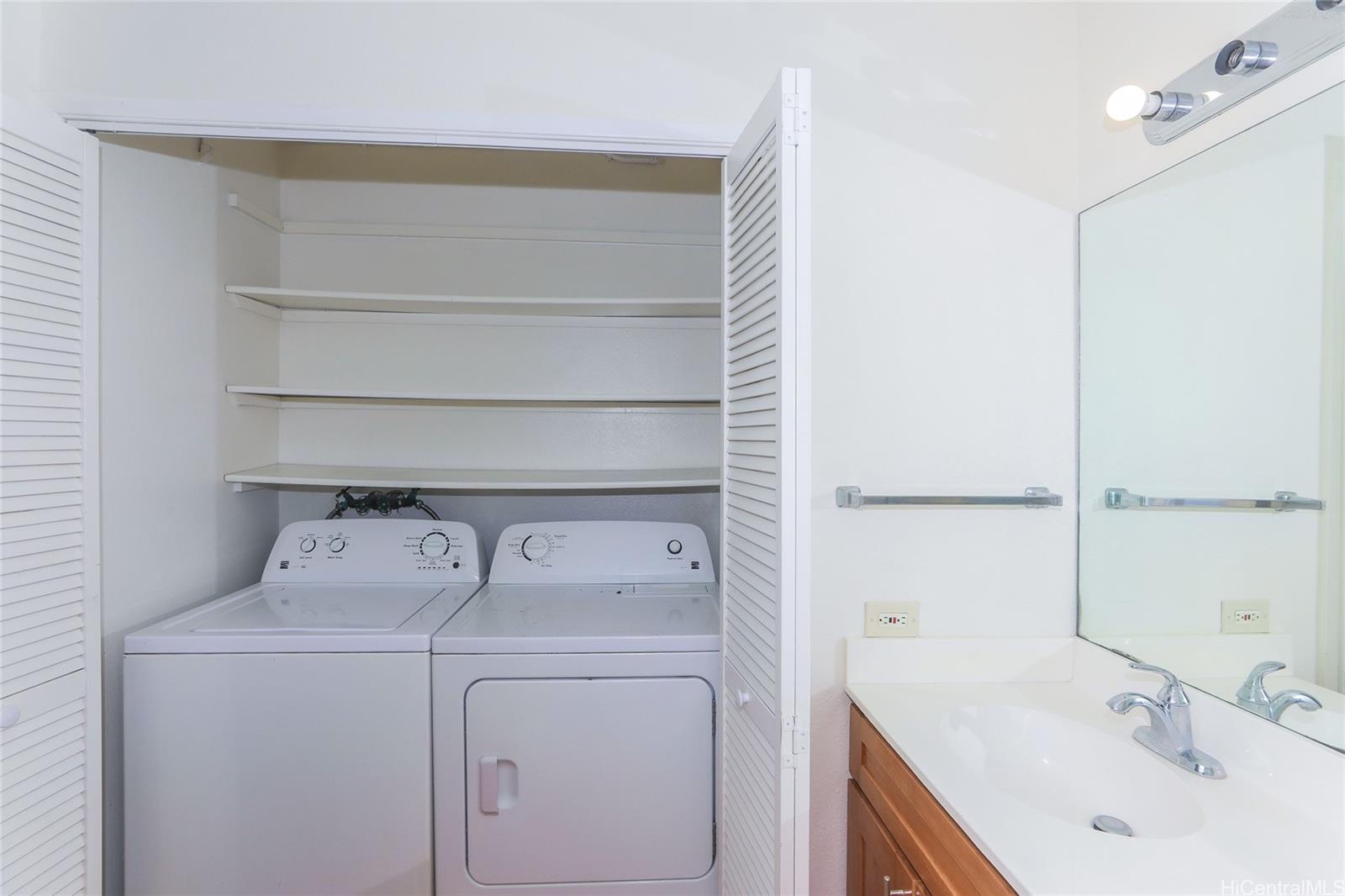 Kukui Plaza condo # E3014, Honolulu, Hawaii - photo 17 of 25