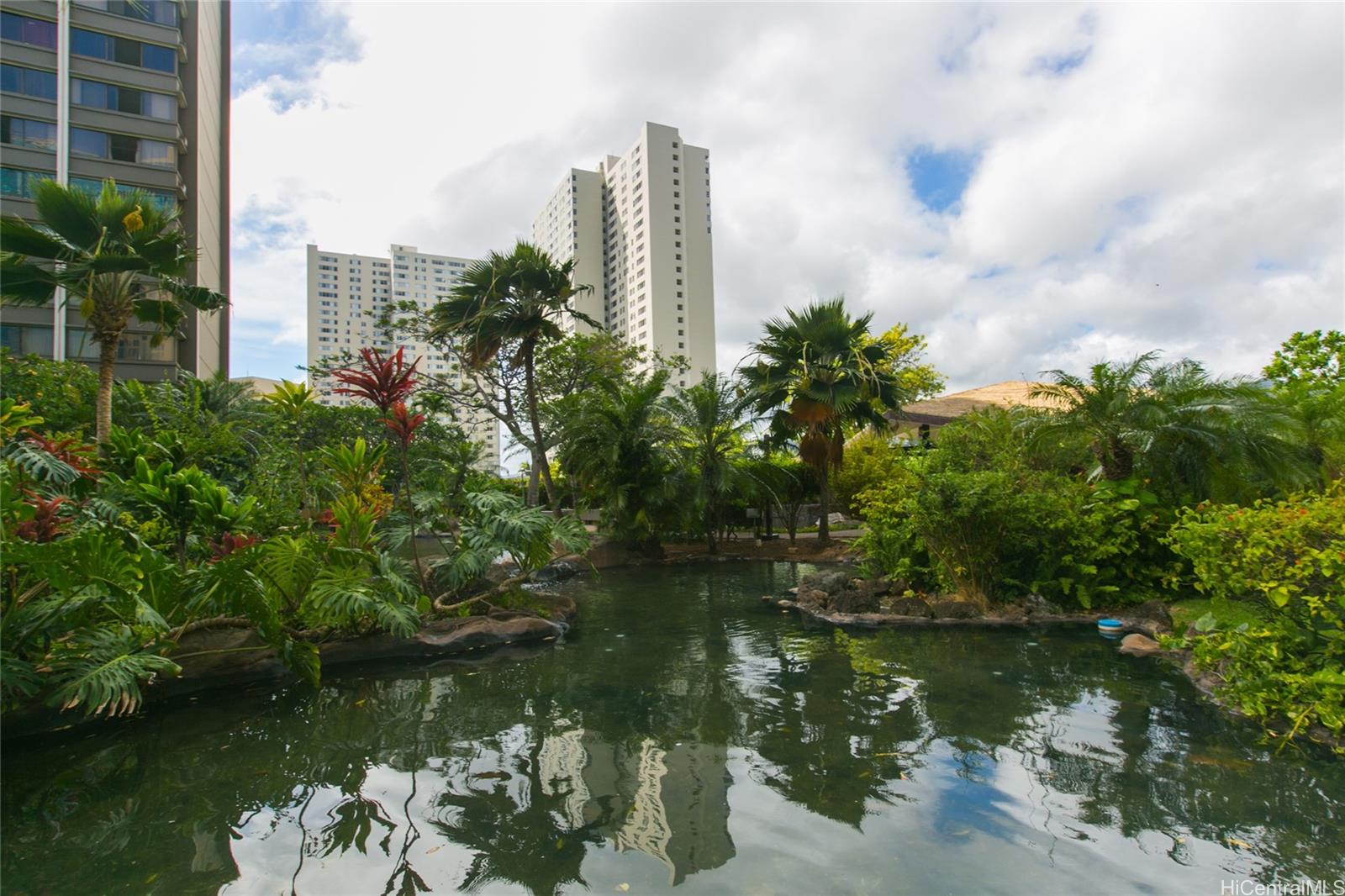 Kukui Plaza condo # E3014, Honolulu, Hawaii - photo 21 of 25