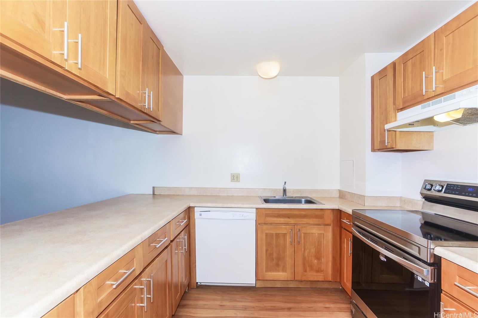 Kukui Plaza condo # E3014, Honolulu, Hawaii - photo 7 of 25