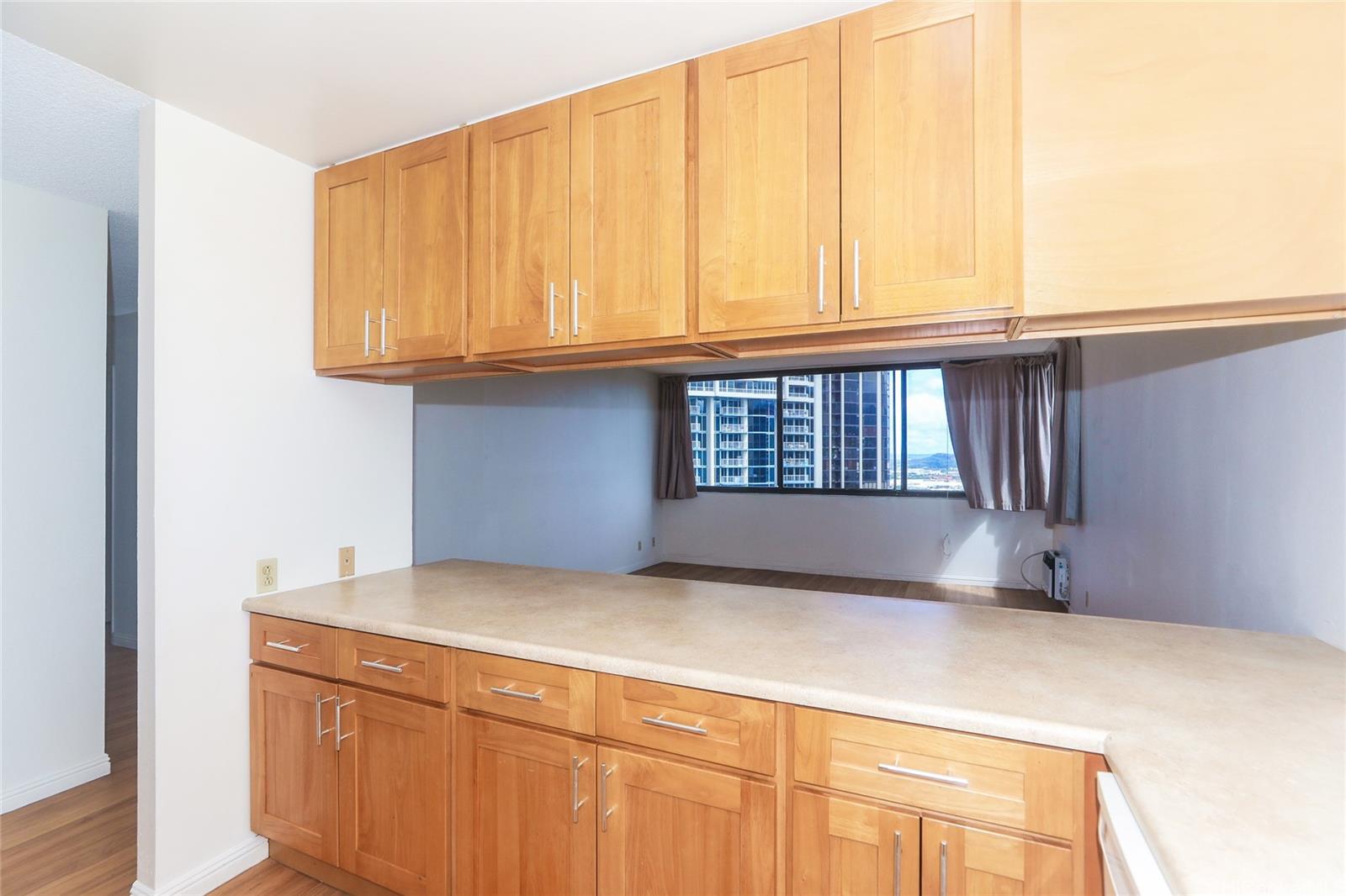 Kukui Plaza condo # E3014, Honolulu, Hawaii - photo 8 of 25