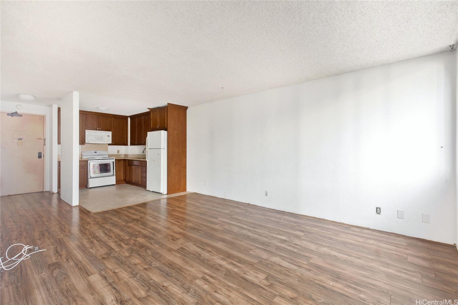 Kukui Plaza condo # E404, Honolulu, Hawaii - photo 2 of 25