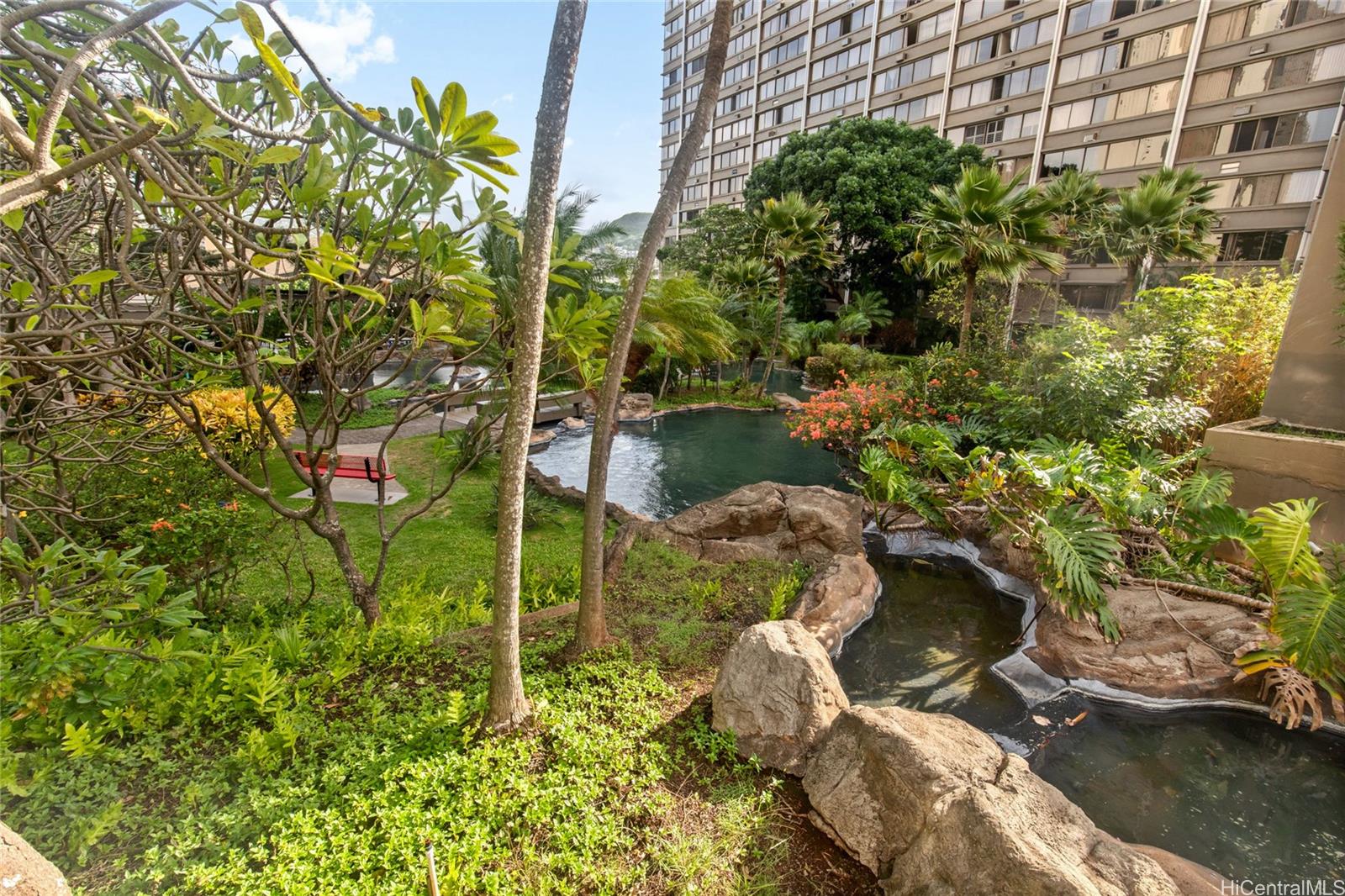 Kukui Plaza condo # E404, Honolulu, Hawaii - photo 18 of 25