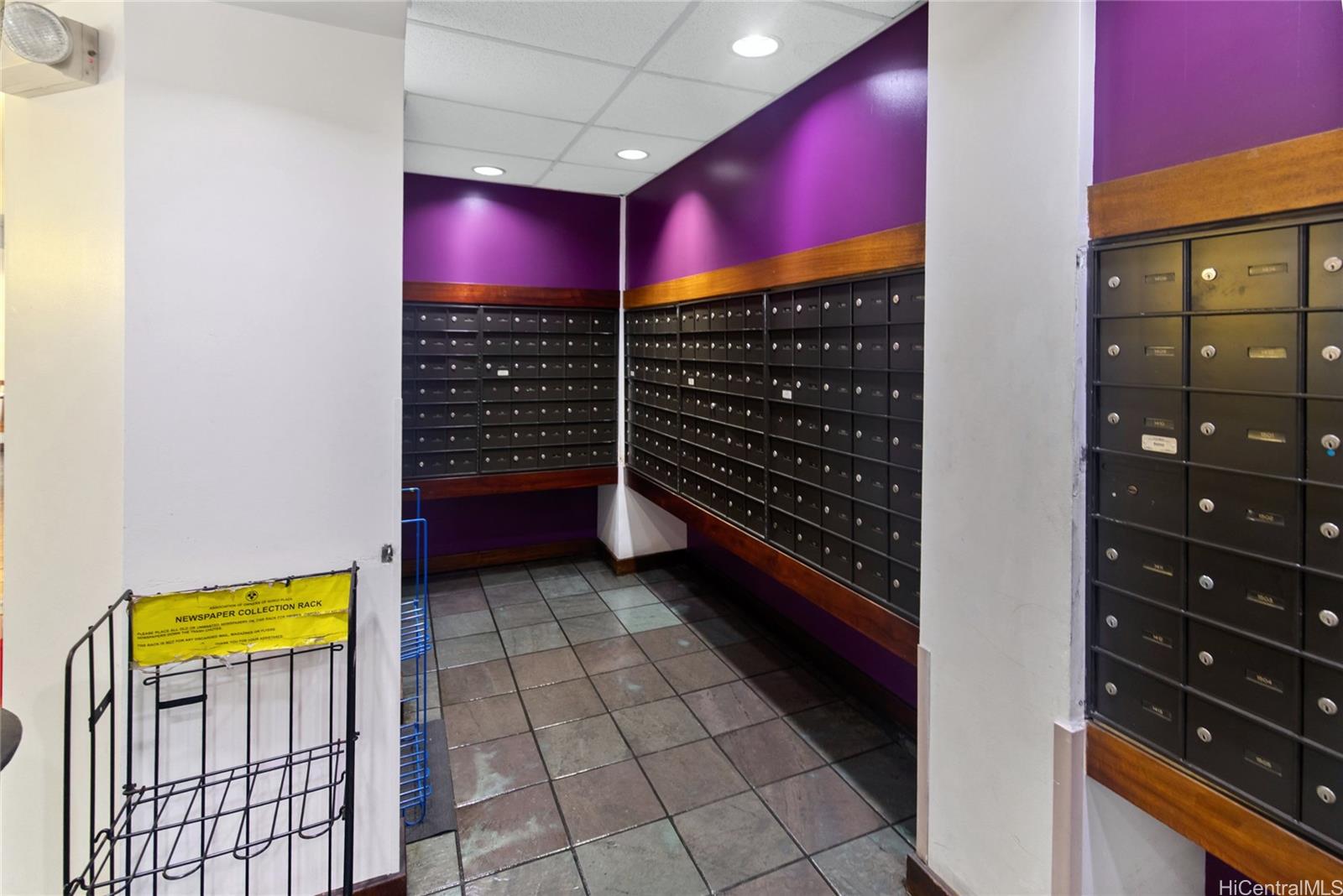 Kukui Plaza condo # E404, Honolulu, Hawaii - photo 24 of 25