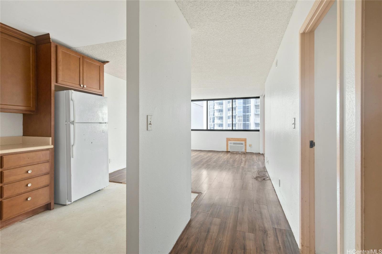 Kukui Plaza condo # E404, Honolulu, Hawaii - photo 10 of 25