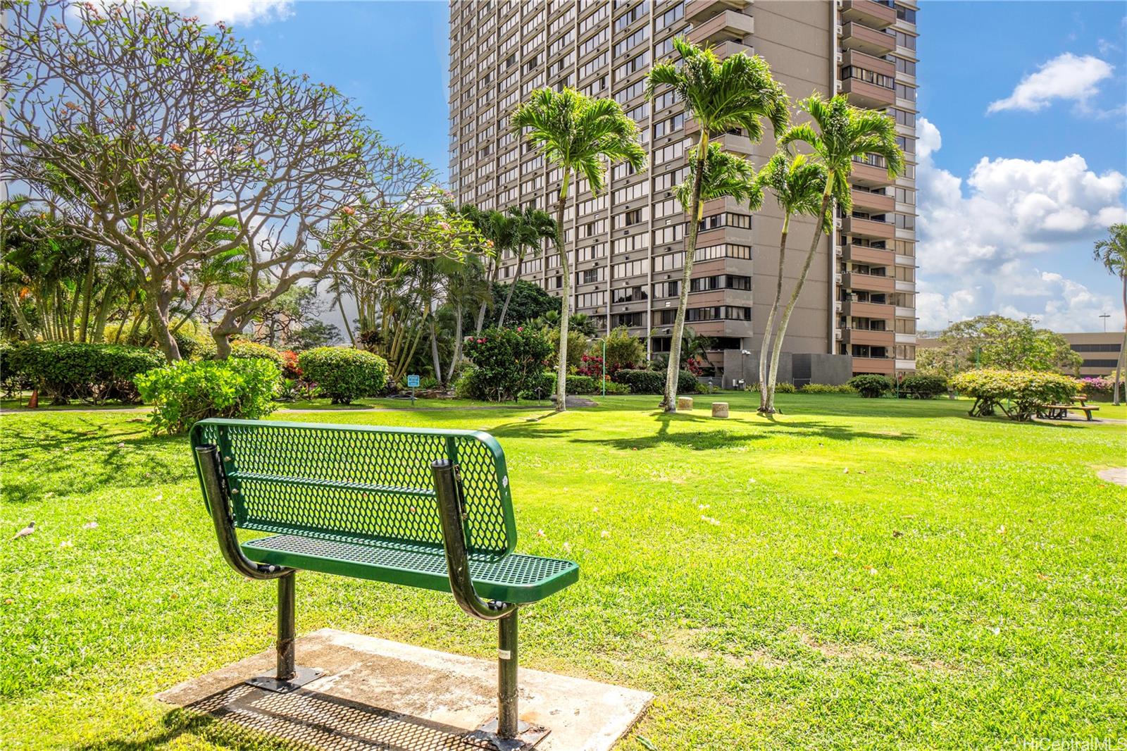 Kukui Plaza condo # E603, Honolulu, Hawaii - photo 23 of 25