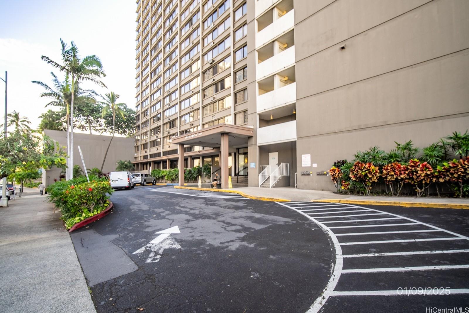 1255 Nuuanu Ave Honolulu - Rental - photo 2 of 18