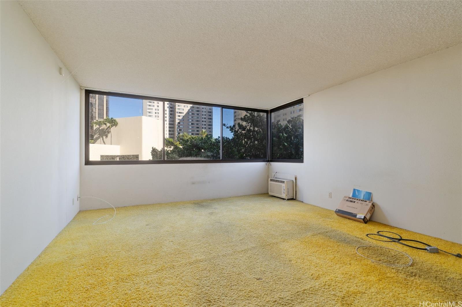 Kukui Plaza condo # E614, Honolulu, Hawaii - photo 2 of 22