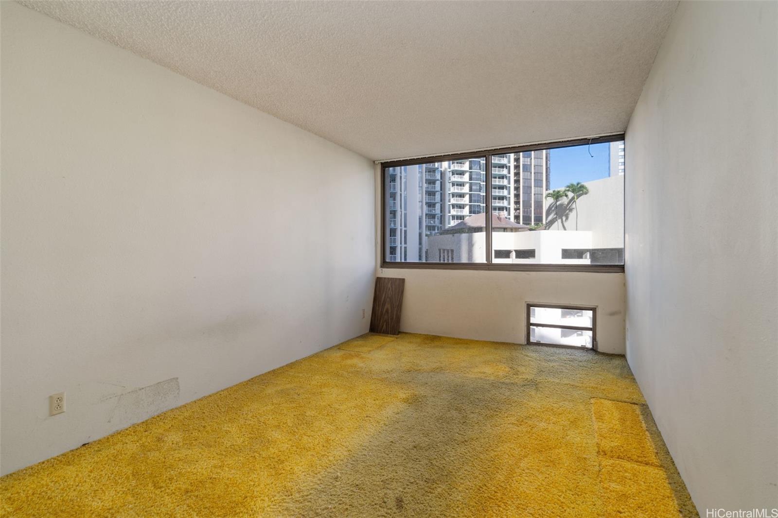 Kukui Plaza condo # E614, Honolulu, Hawaii - photo 8 of 22