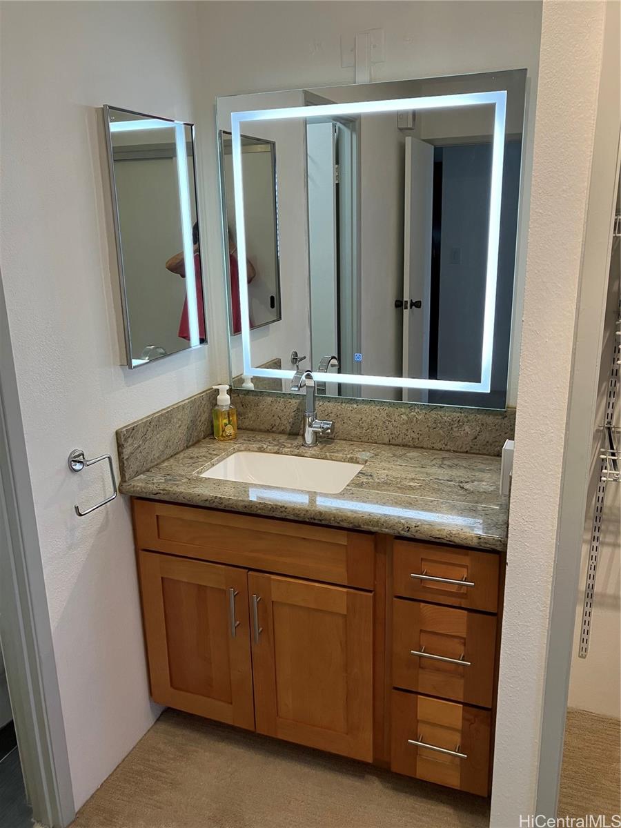 Kukui Plaza condo # E810, Honolulu, Hawaii - photo 3 of 14