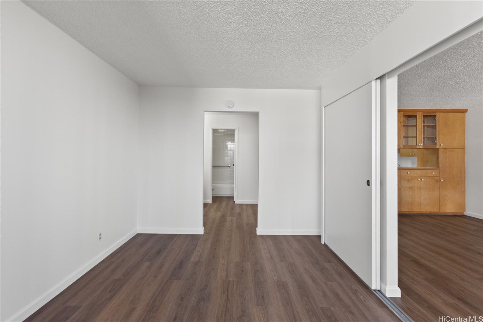 1255 Nuuanu Ave Honolulu - Rental - photo 12 of 22