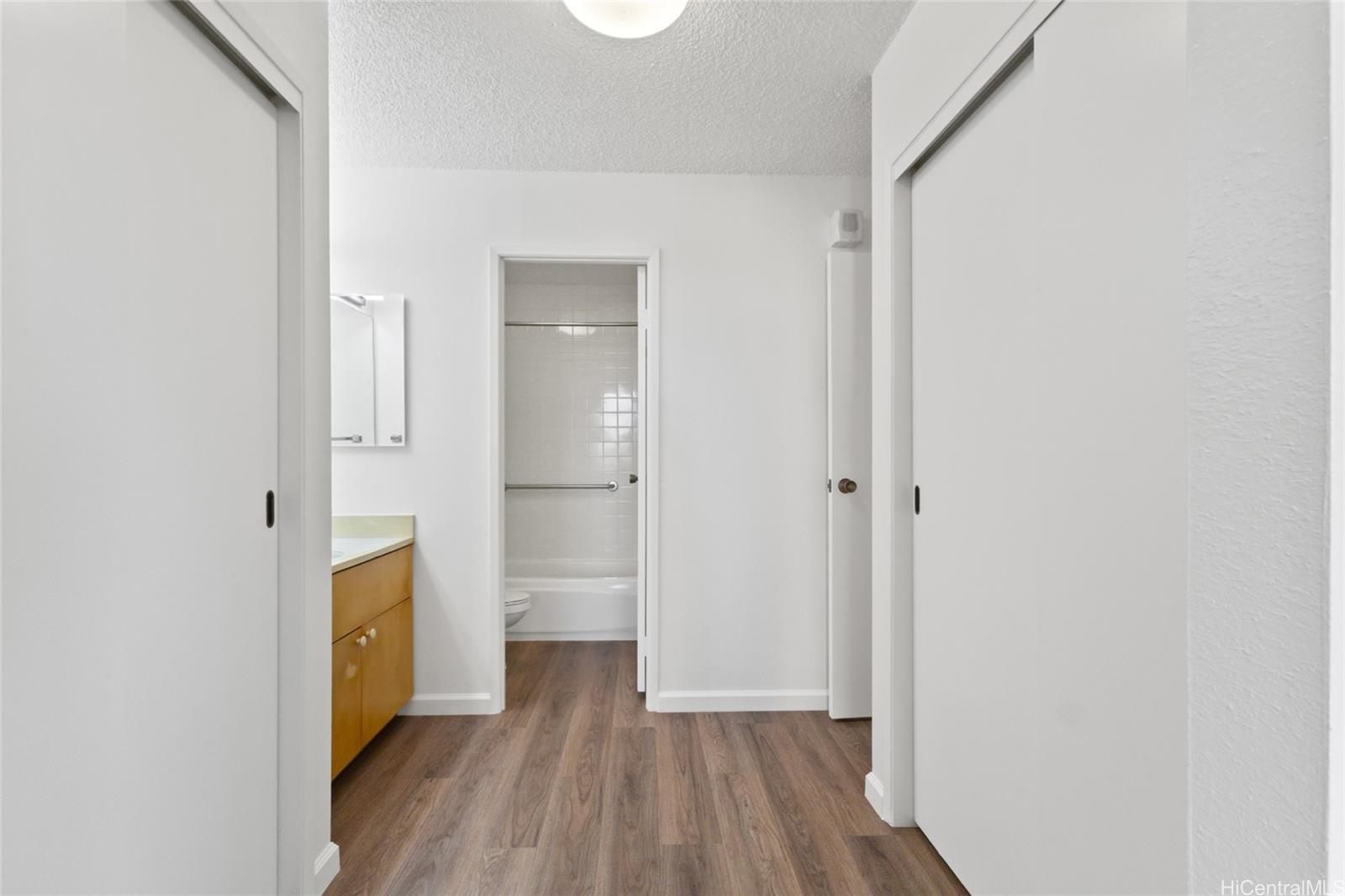 1255 Nuuanu Ave Honolulu - Rental - photo 16 of 22