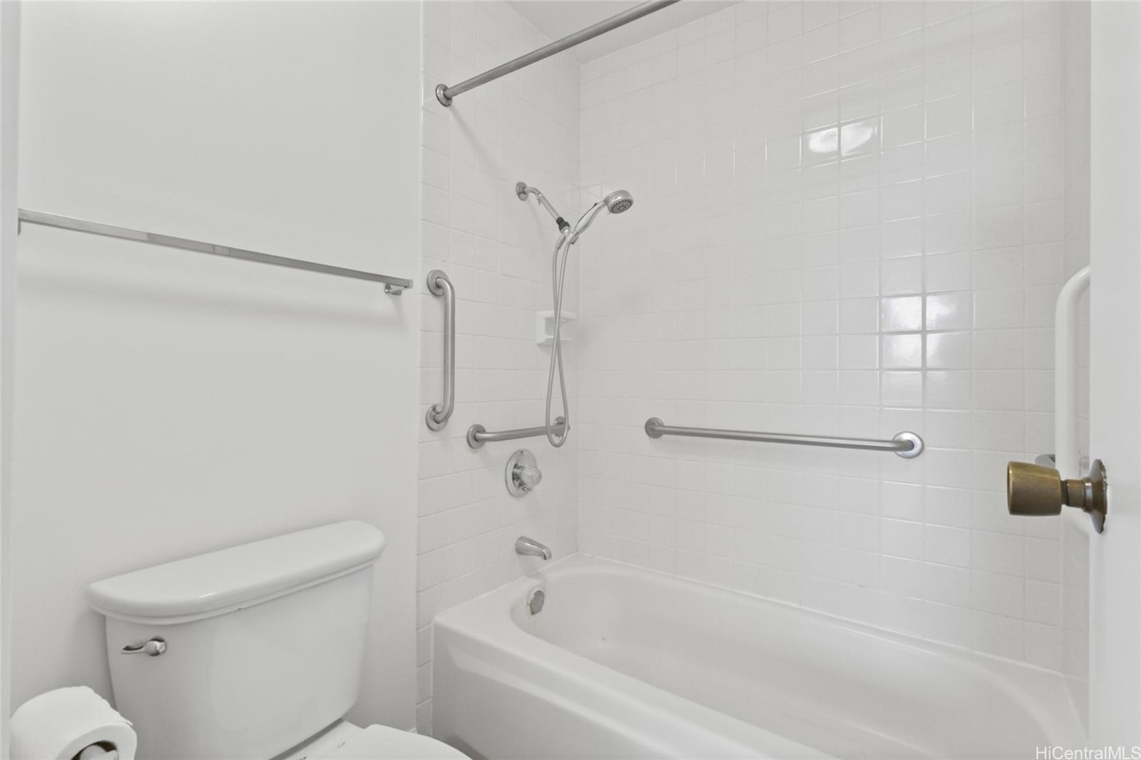 1255 Nuuanu Ave Honolulu - Rental - photo 19 of 22