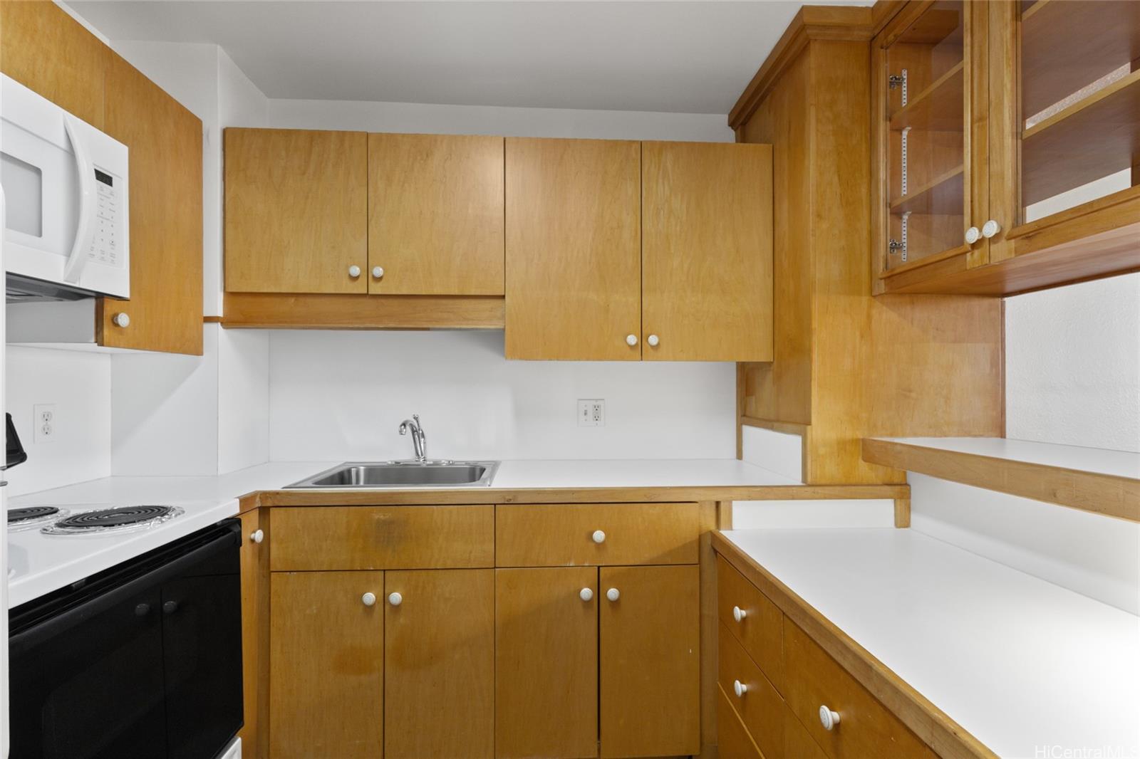 1255 Nuuanu Ave Honolulu - Rental - photo 5 of 22