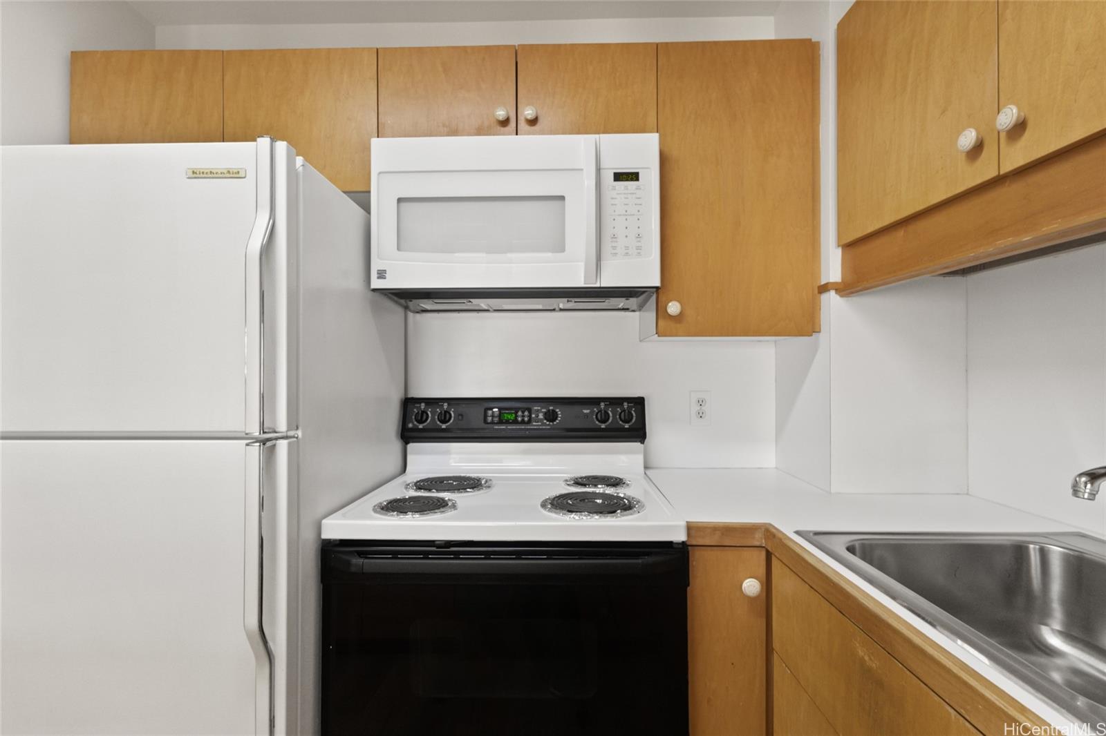 1255 Nuuanu Ave Honolulu - Rental - photo 6 of 22