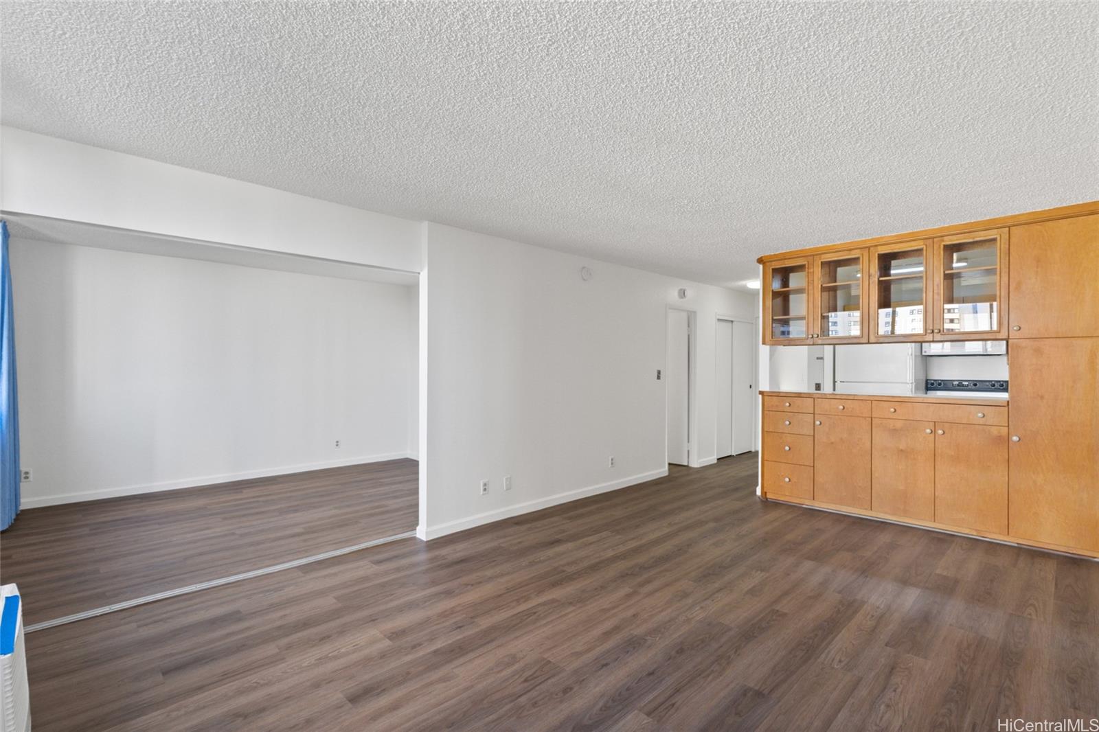 1255 Nuuanu Ave Honolulu - Rental - photo 8 of 22