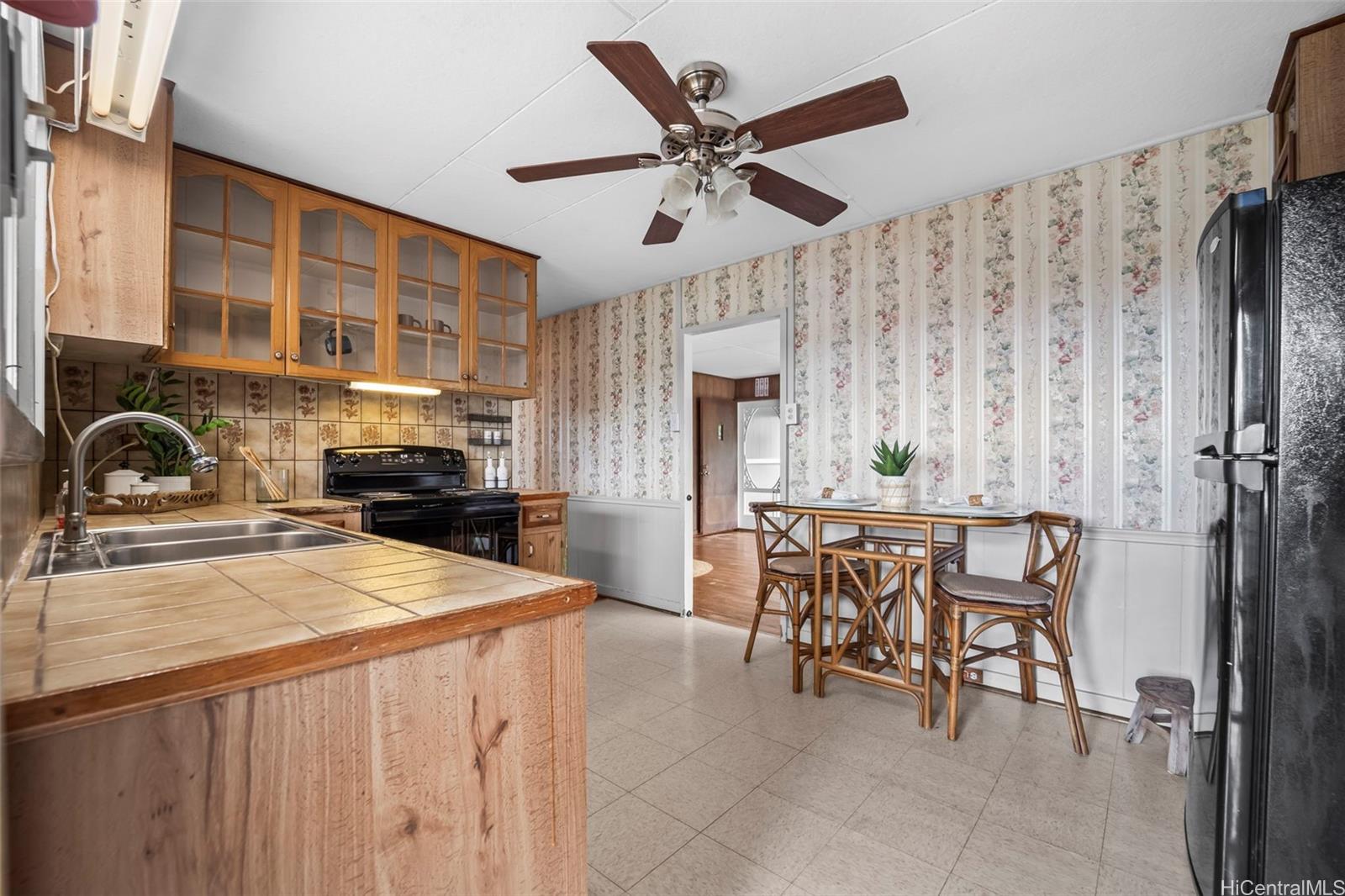 1256  Manulani Street Keolu Hills, Kailua home - photo 6 of 24