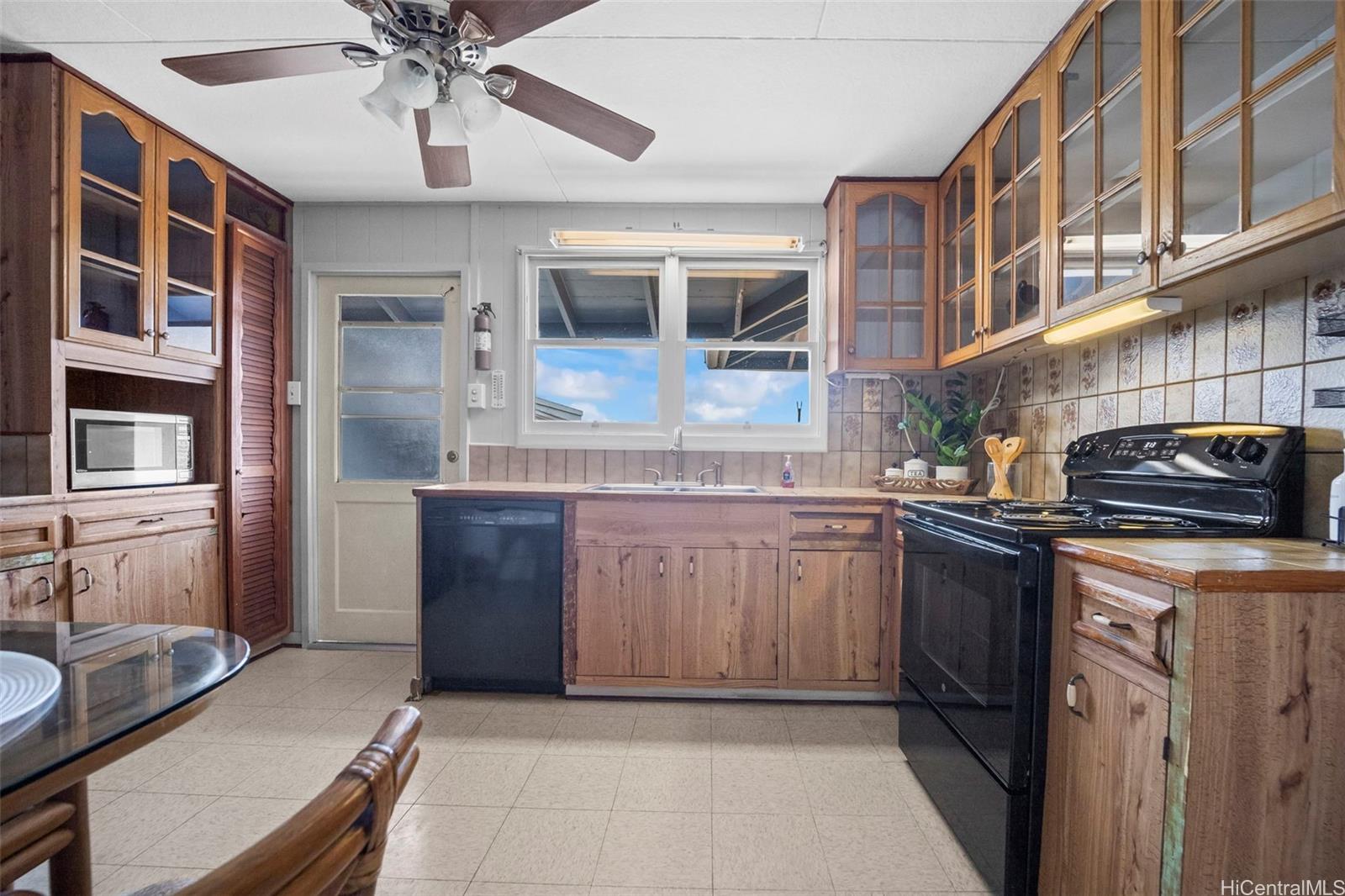 1256  Manulani Street Keolu Hills, Kailua home - photo 7 of 24