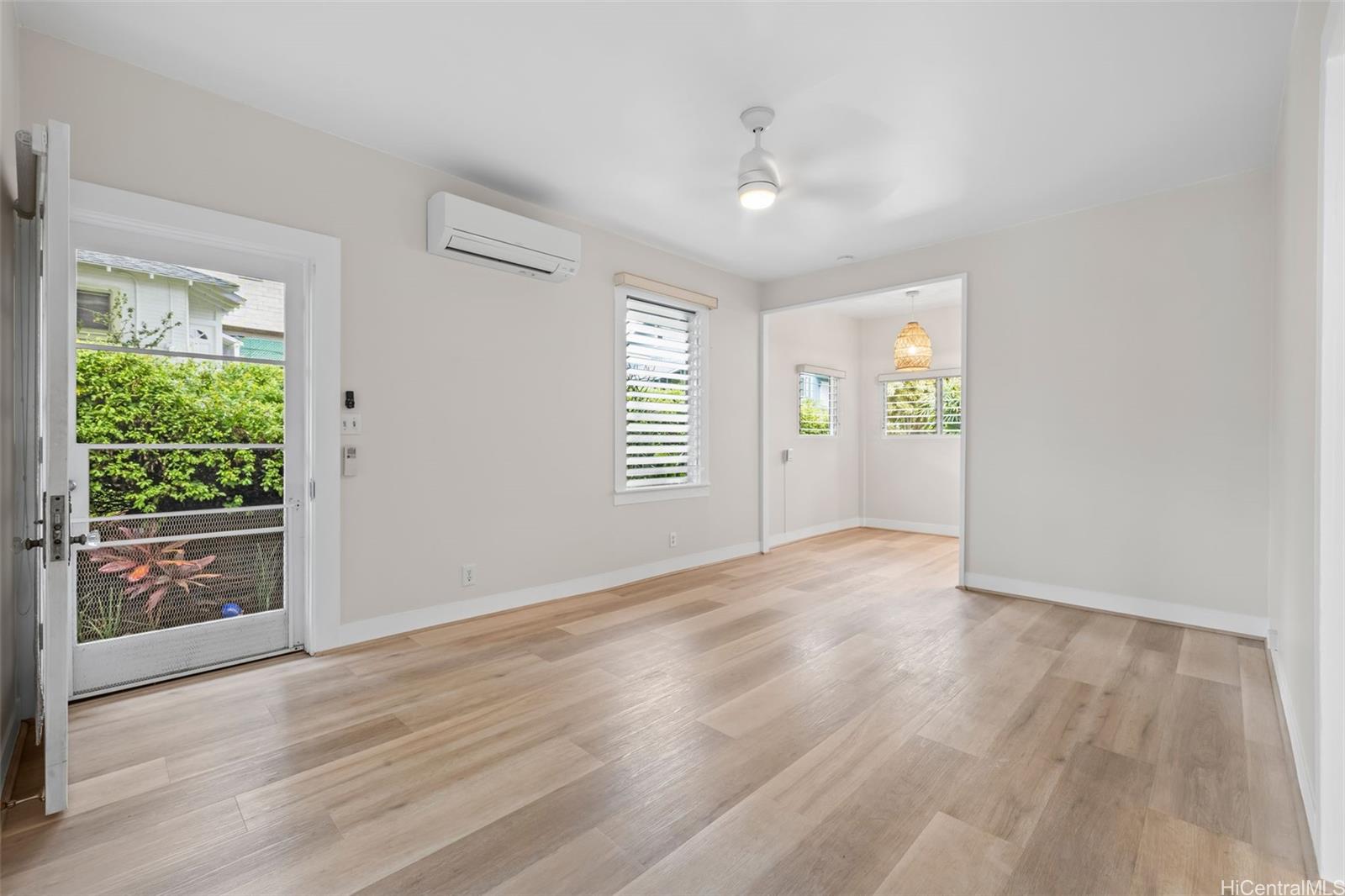 1259  Center Street Wilhelmina, Diamond Head home - photo 4 of 23