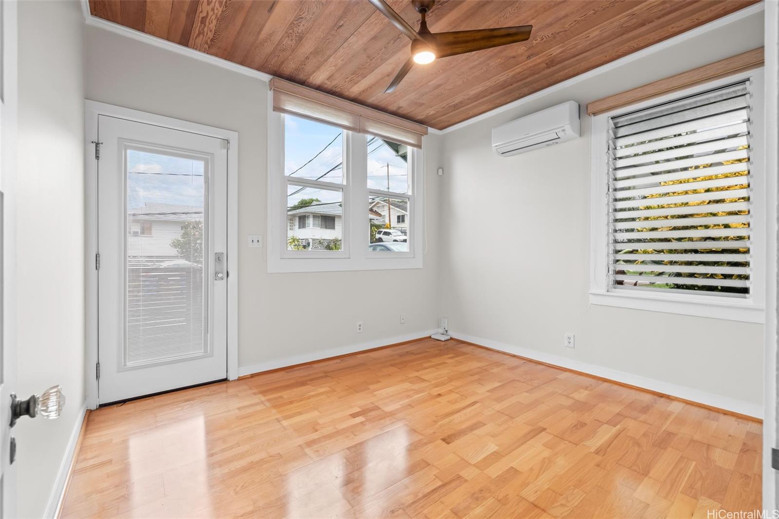 1259  Center Street Wilhelmina, Diamond Head home - photo 7 of 23