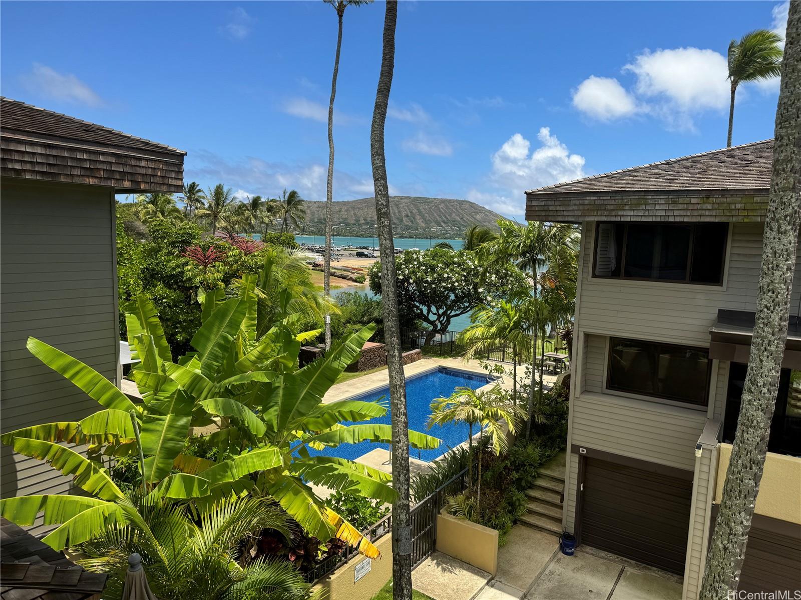 Napua Point condo # 12, Honolulu, Hawaii - photo 2 of 14