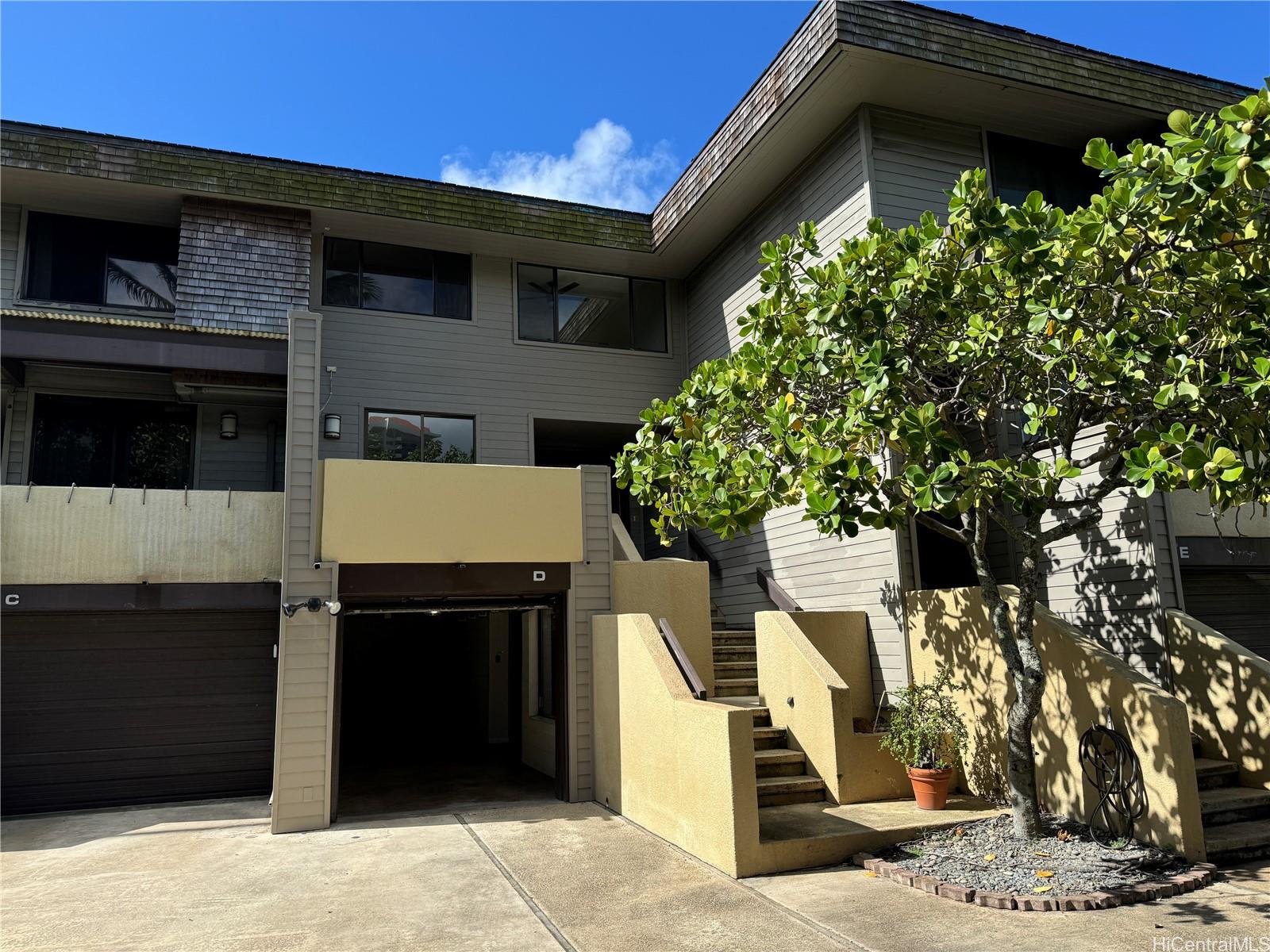 Napua Point condo # 12, Honolulu, Hawaii - photo 3 of 14