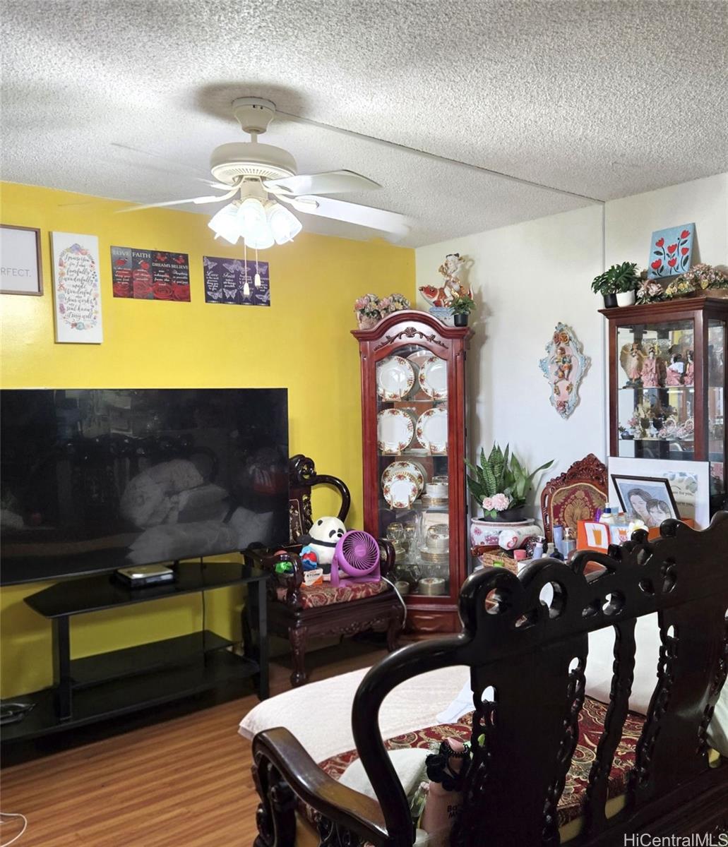 1260 Richard Ln condo # 401, Honolulu, Hawaii - photo 2 of 8