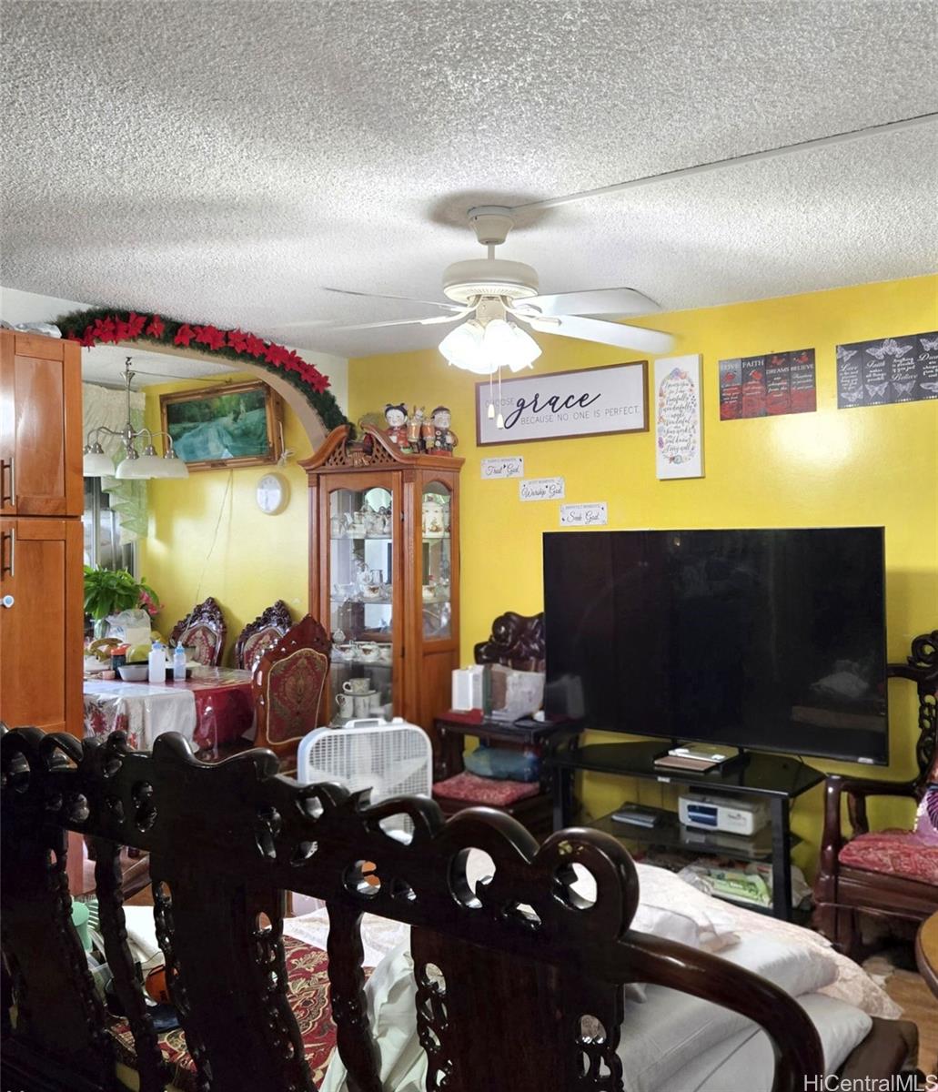 1260 Richard Ln condo # 401, Honolulu, Hawaii - photo 3 of 8