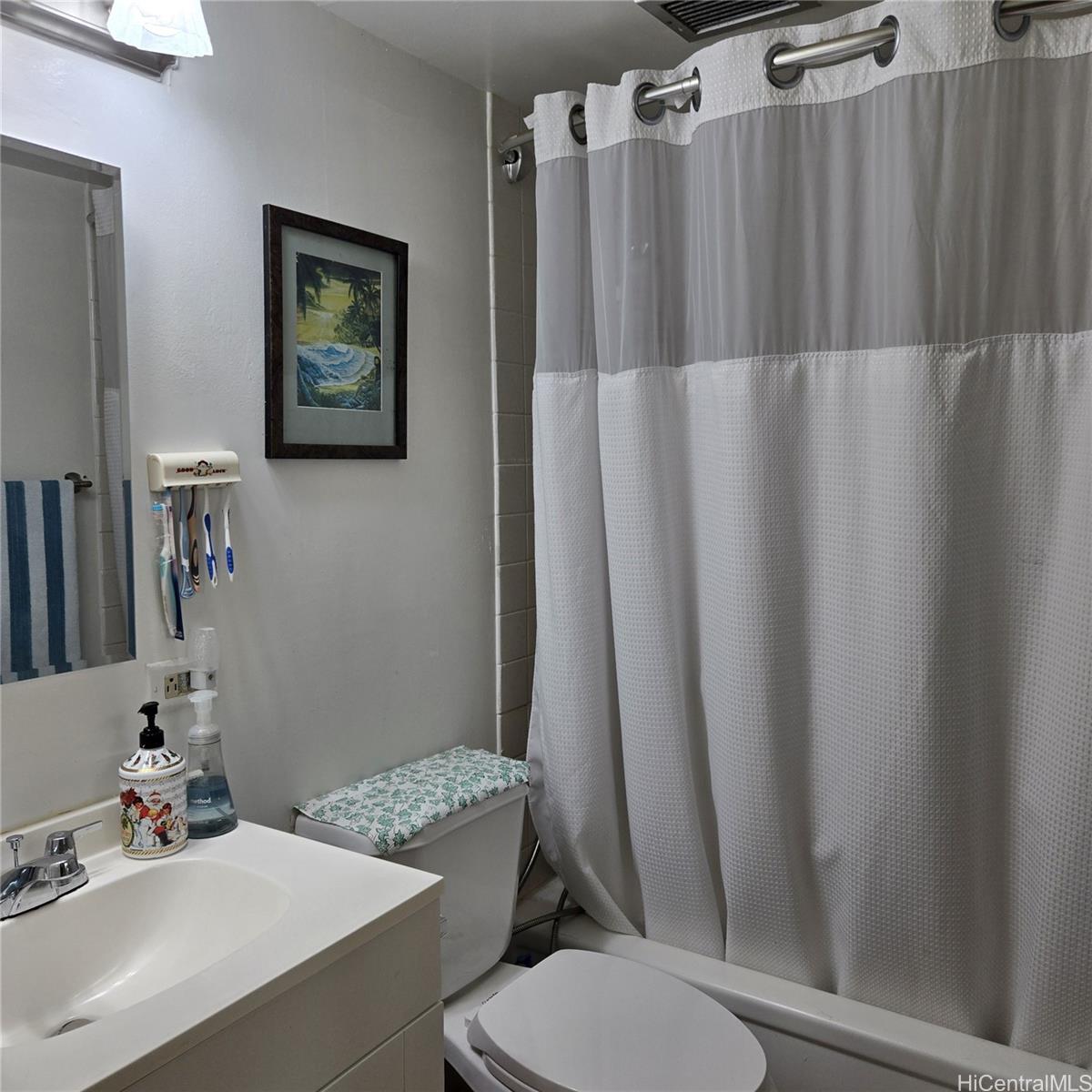 1260 Richard Ln condo # 401, Honolulu, Hawaii - photo 7 of 8