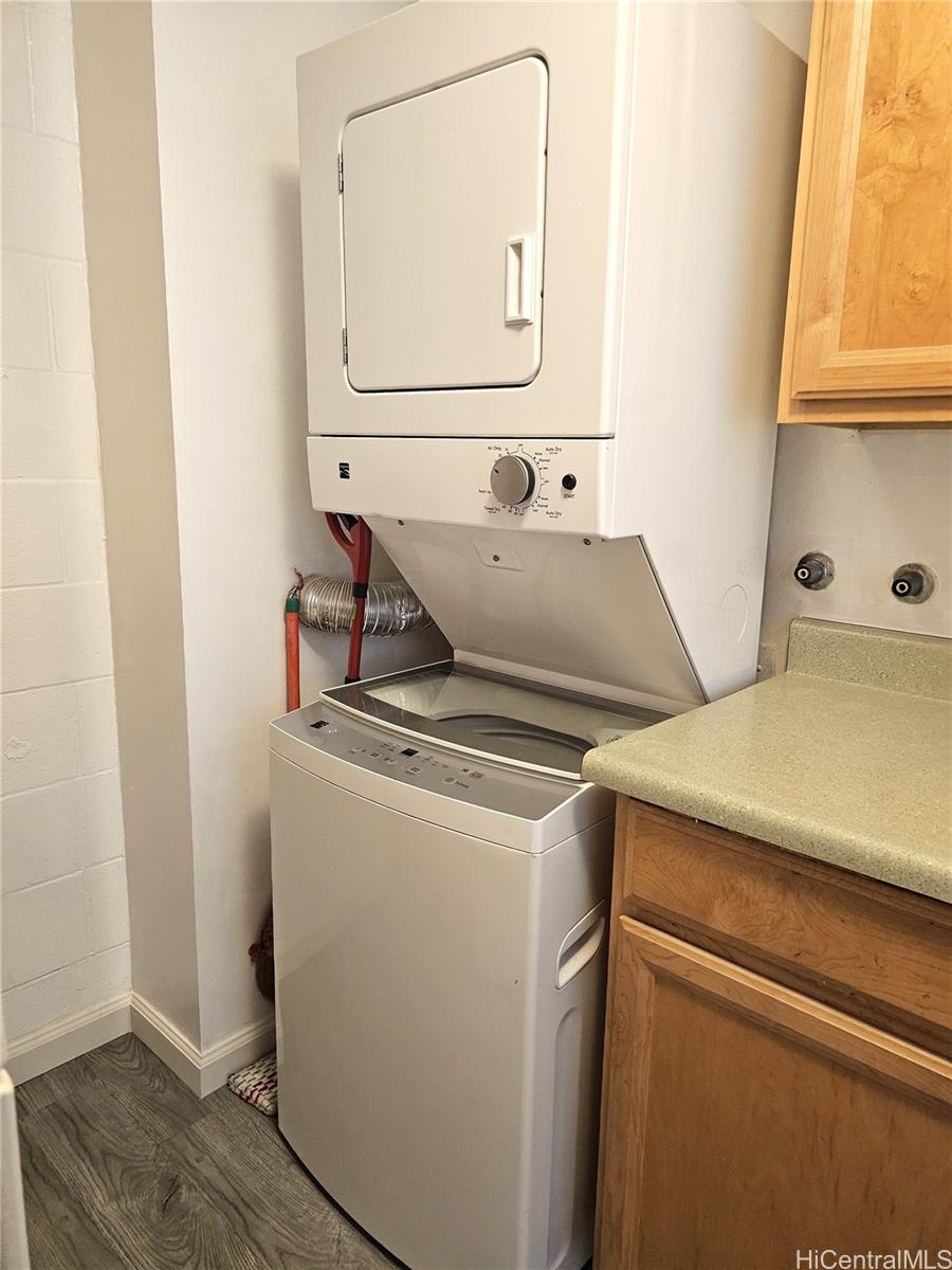 1260 Richard Ln condo # B-404, Honolulu, Hawaii - photo 11 of 13