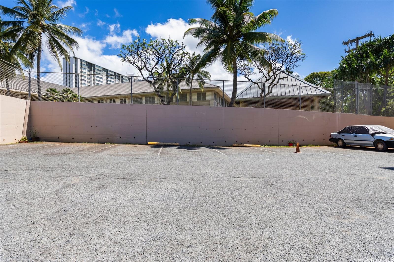 1260 Richard Ln condo # B-404, Honolulu, Hawaii - photo 22 of 25