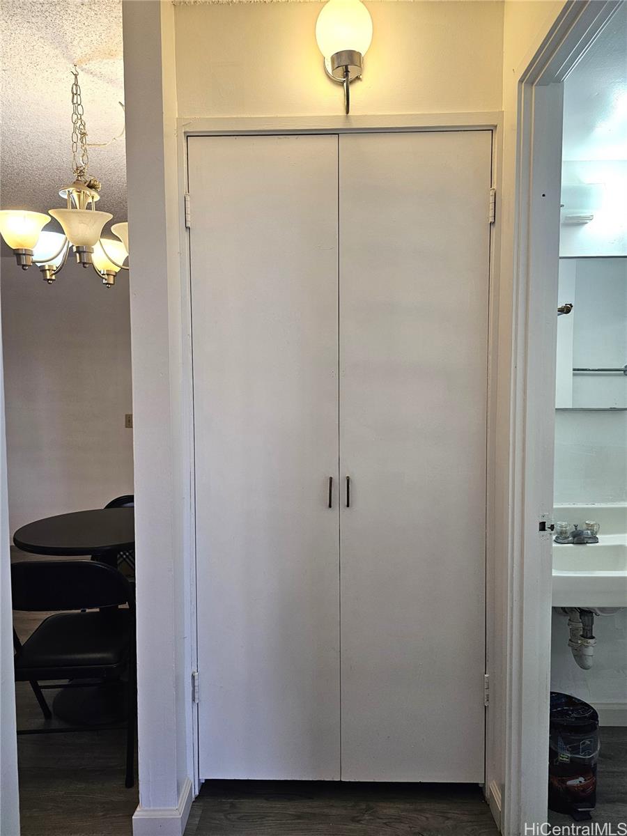 1260 Richard Ln condo # B-404, Honolulu, Hawaii - photo 8 of 13