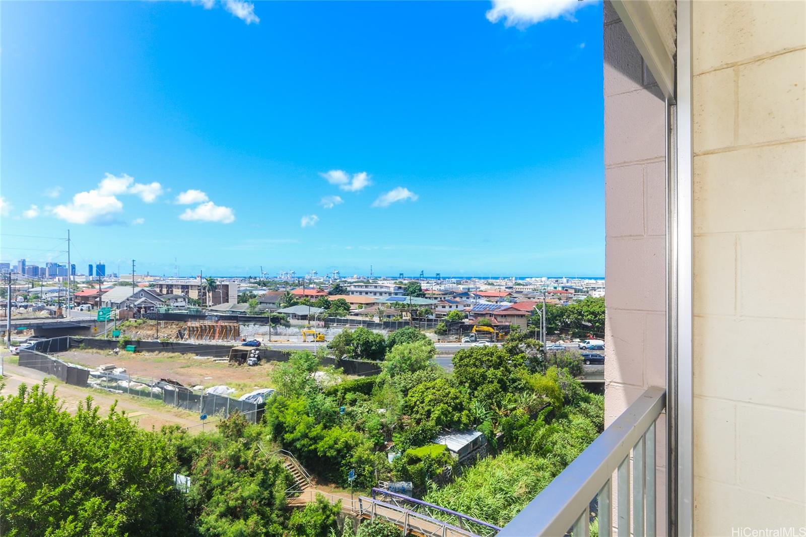 1260 Richard Ln condo # B601, Honolulu, Hawaii - photo 4 of 17