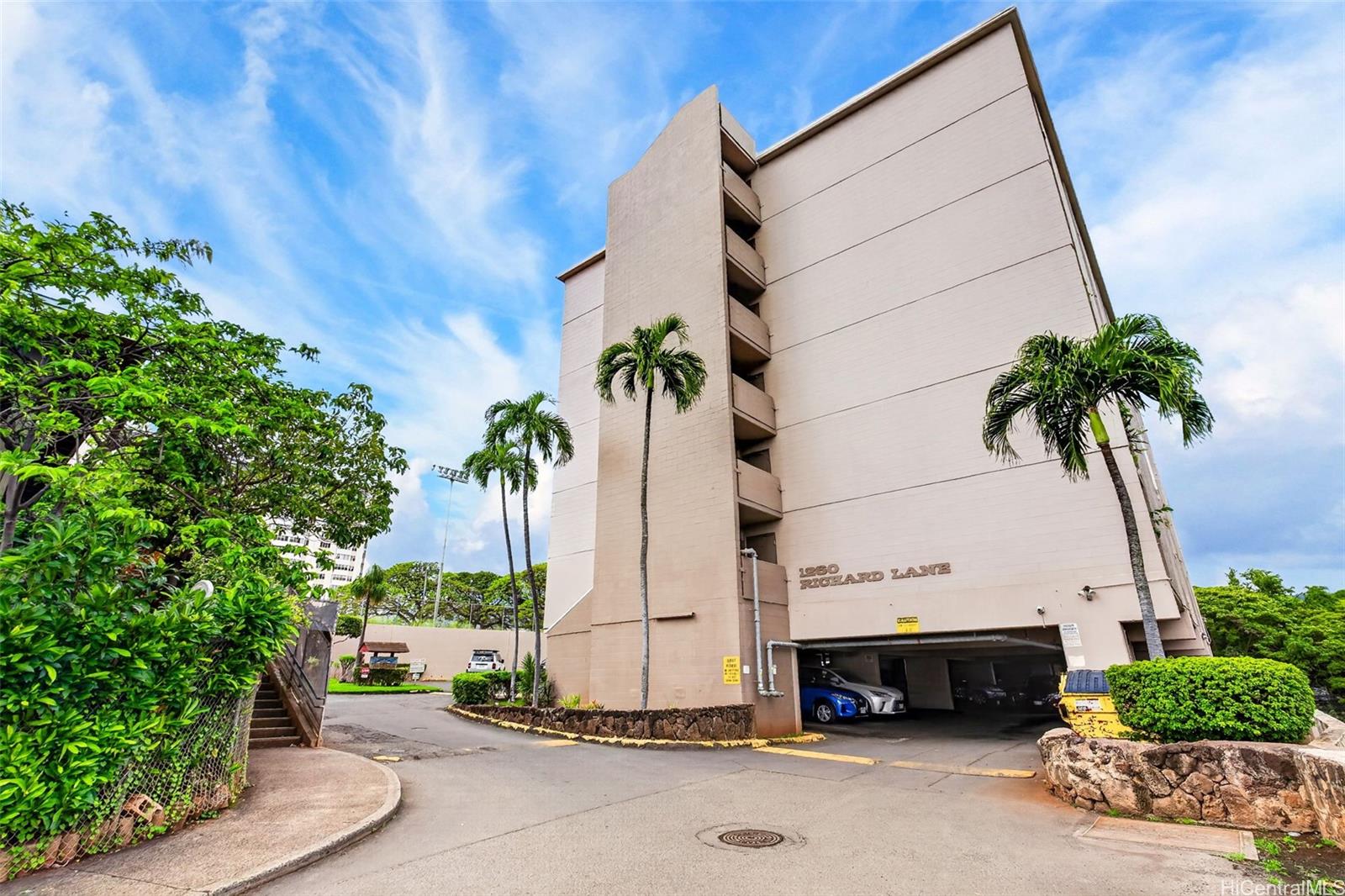 1260 Richard Ln condo # B-602, Honolulu, Hawaii - photo 22 of 23