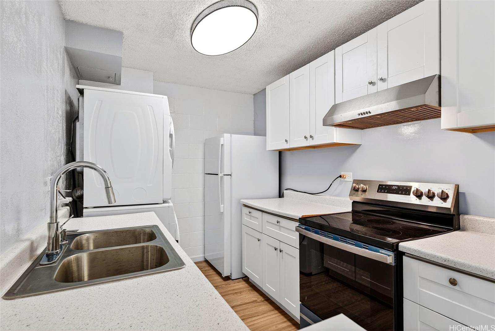 1260 Richard Ln condo # B-602, Honolulu, Hawaii - photo 6 of 23