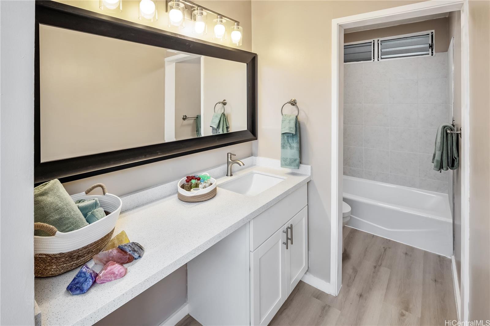 1262  Pihana Street Kalama Valley, Hawaii Kai home - photo 13 of 21