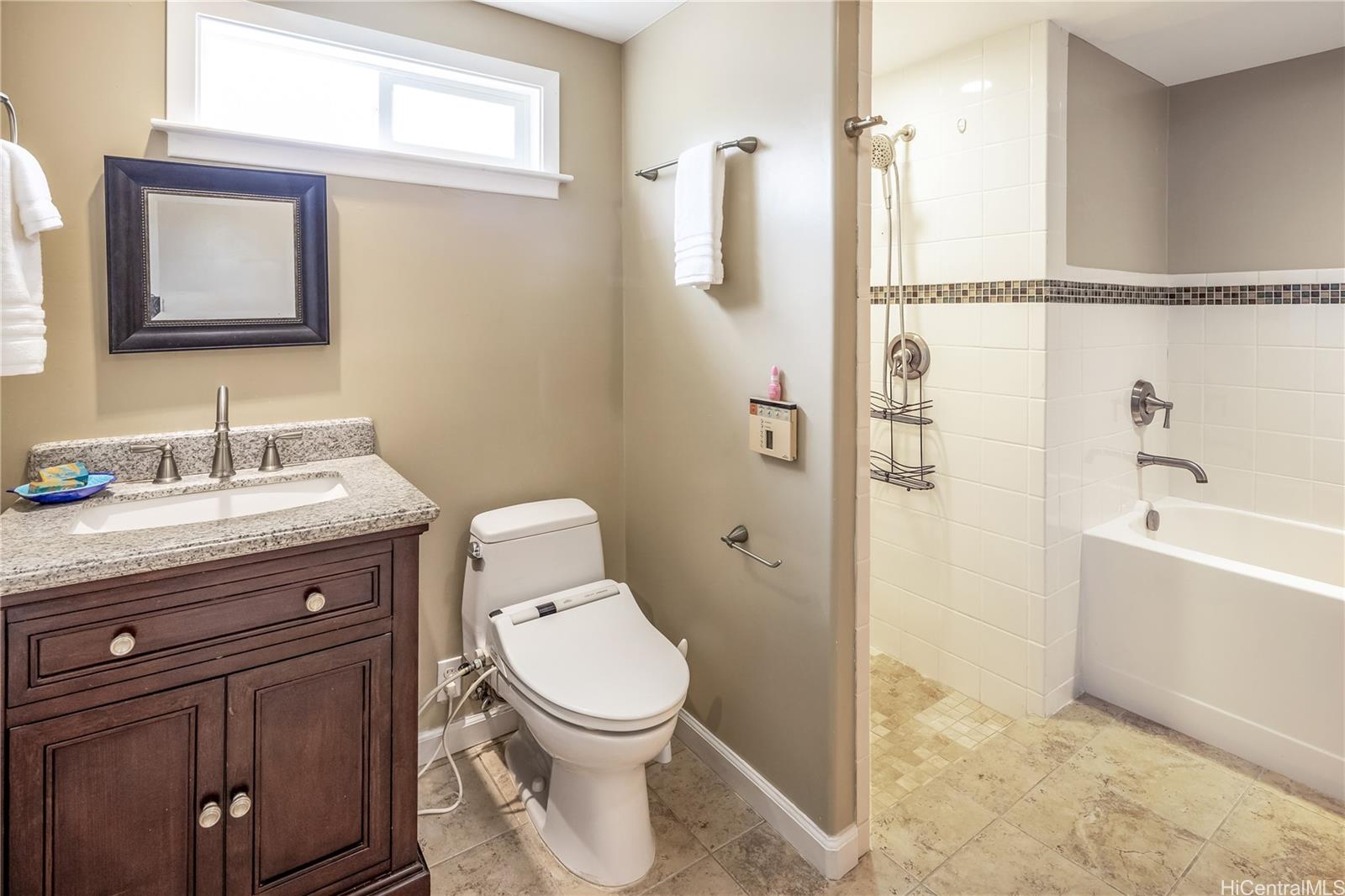 1262  Pihana Street Kalama Valley, Hawaii Kai home - photo 16 of 21