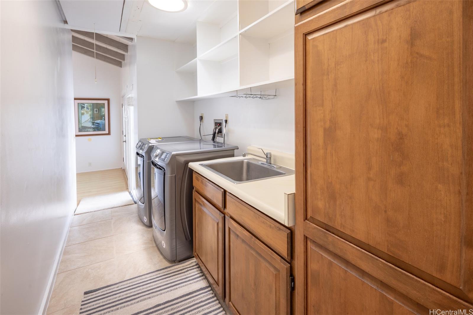 1262  Pihana Street Kalama Valley, Hawaii Kai home - photo 18 of 21