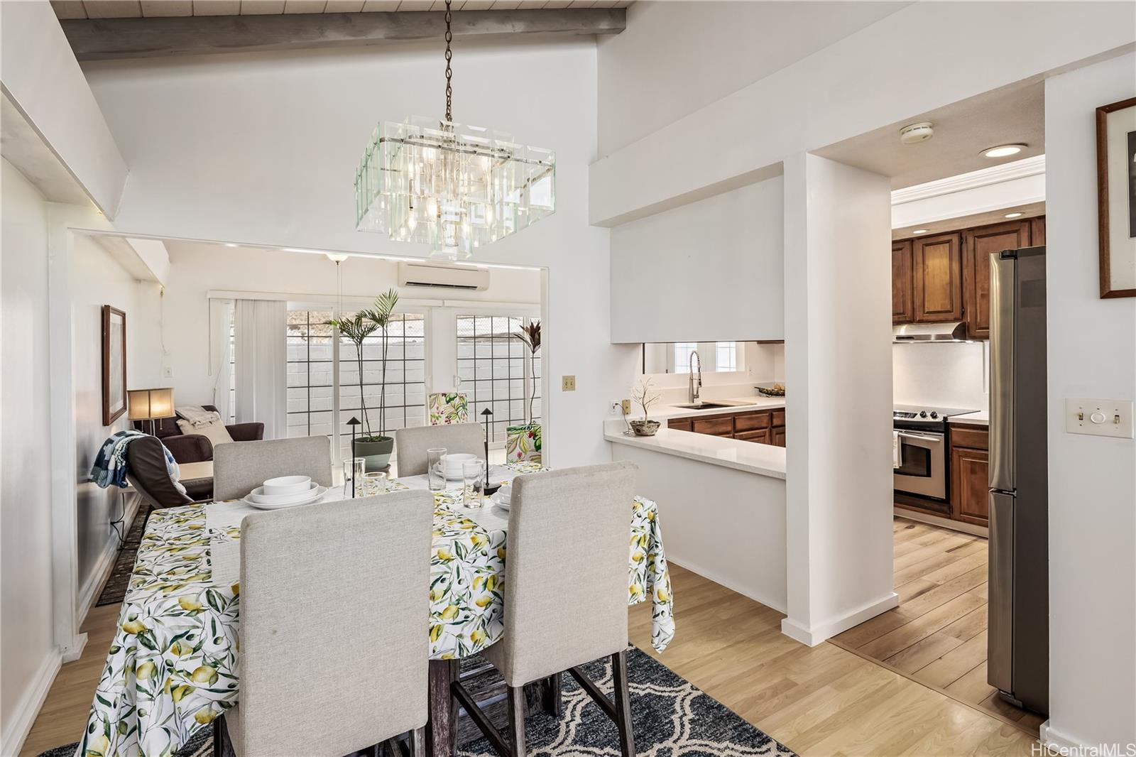 1262  Pihana Street Kalama Valley, Hawaii Kai home - photo 8 of 21