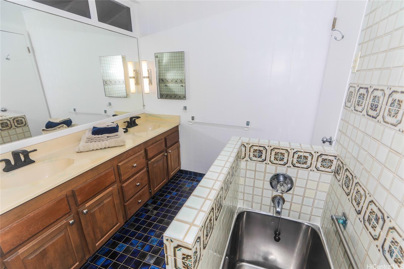 1263  Alewa Drive Alewa Heights, Honolulu home - photo 17 of 24