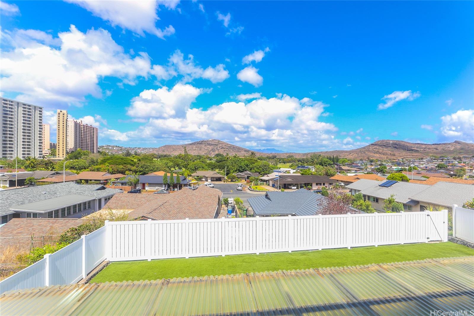 1264  Ala Puumalu Street Salt Lake, Honolulu home - photo 2 of 25