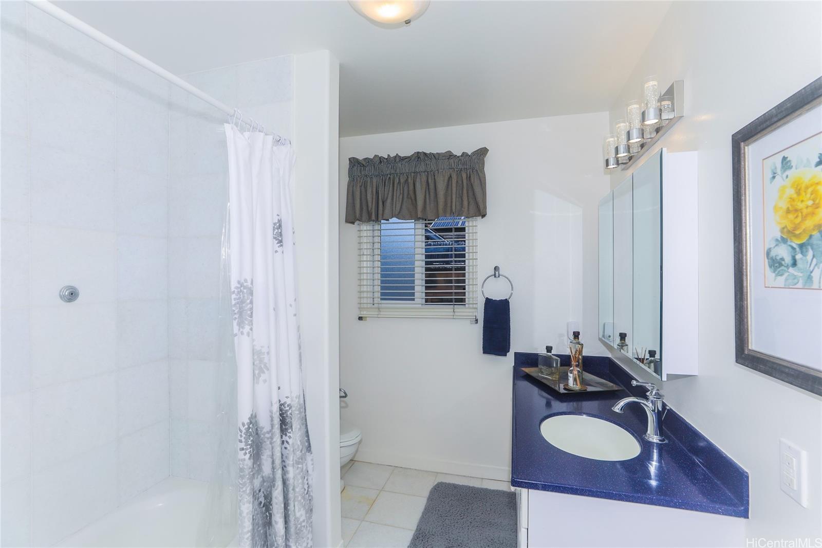 1264  Ala Puumalu Street Salt Lake, Honolulu home - photo 13 of 25