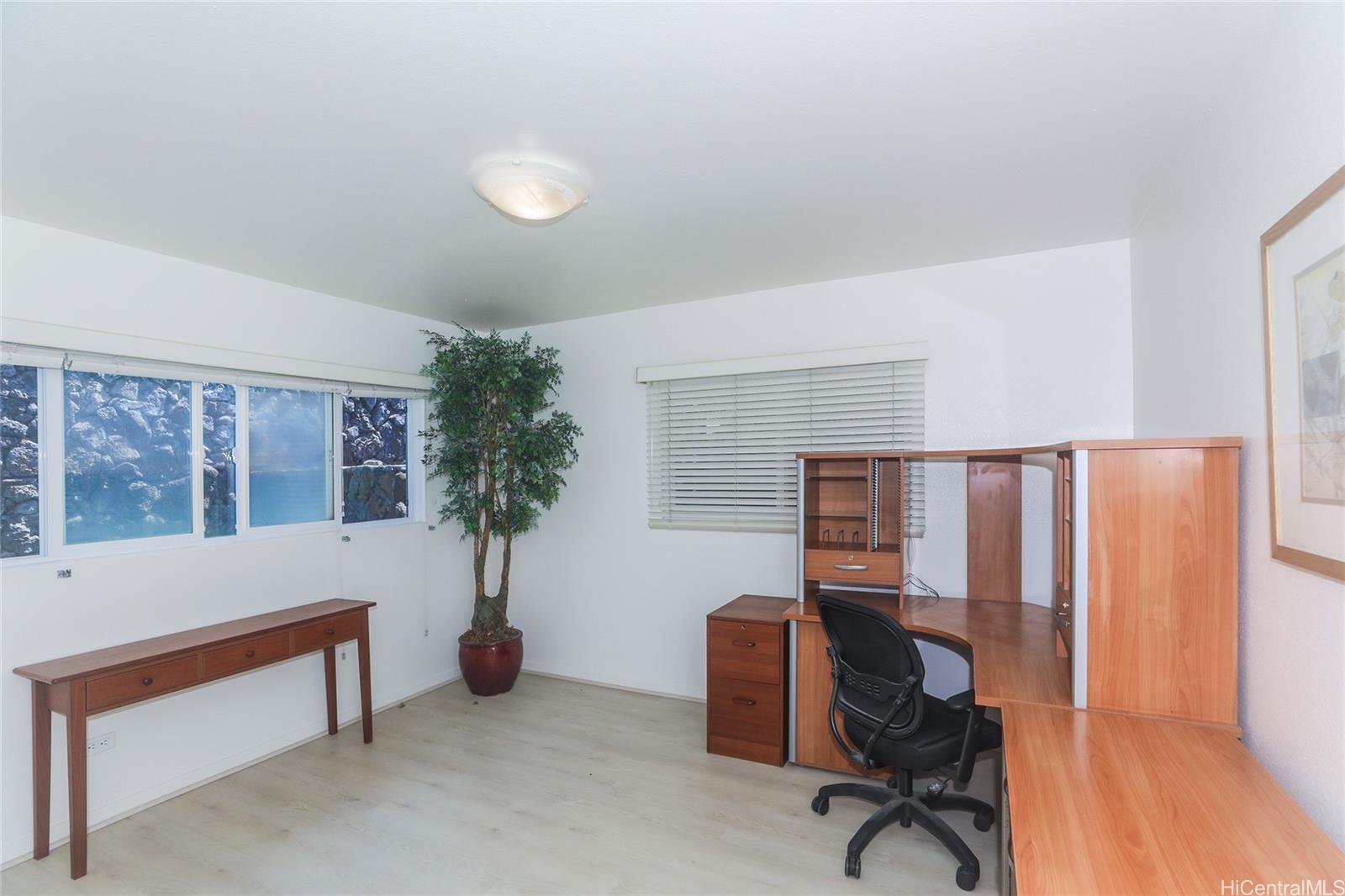 1264  Ala Puumalu Street Salt Lake, Honolulu home - photo 18 of 25