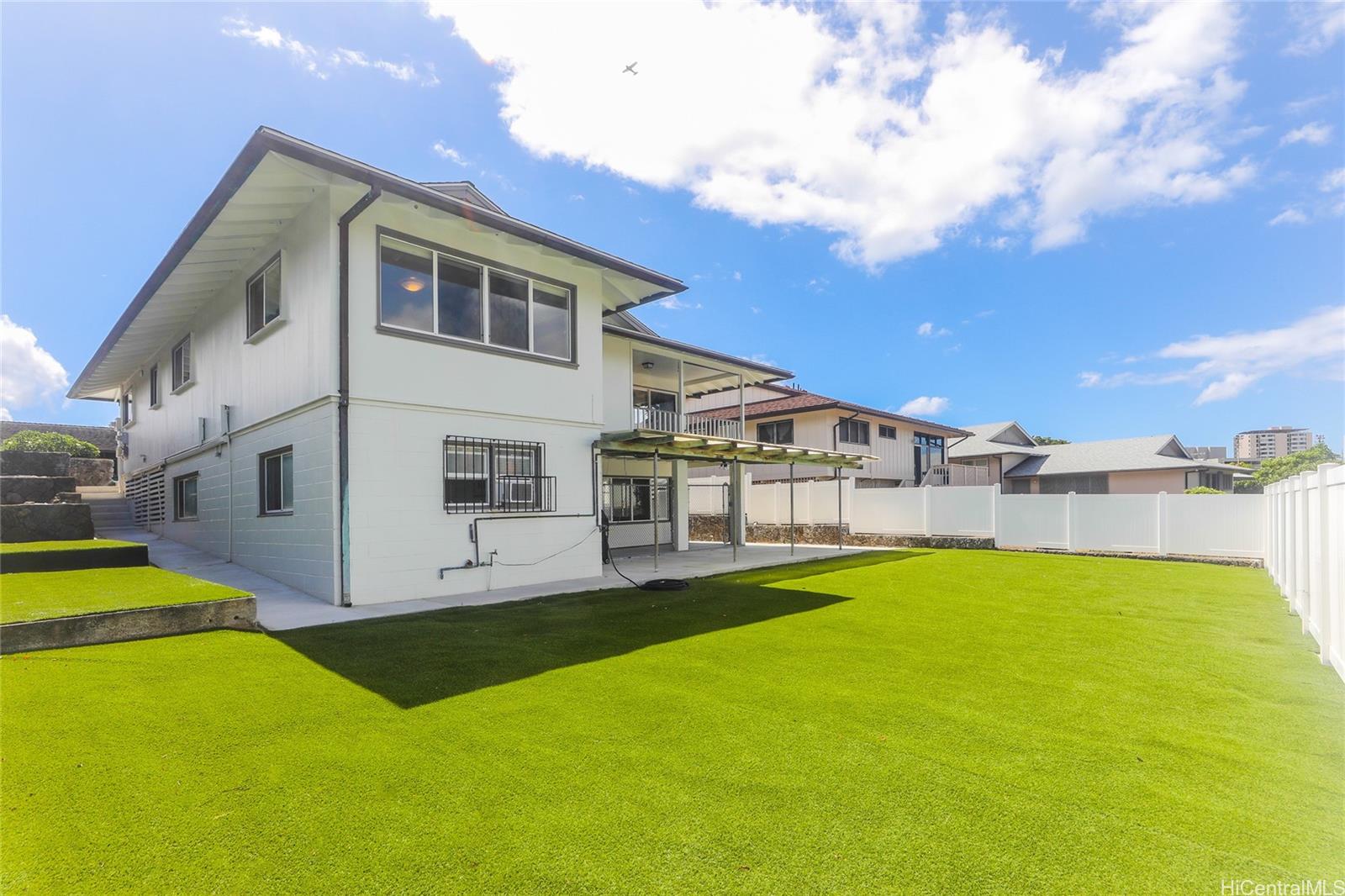 1264  Ala Puumalu Street Salt Lake, Honolulu home - photo 20 of 25