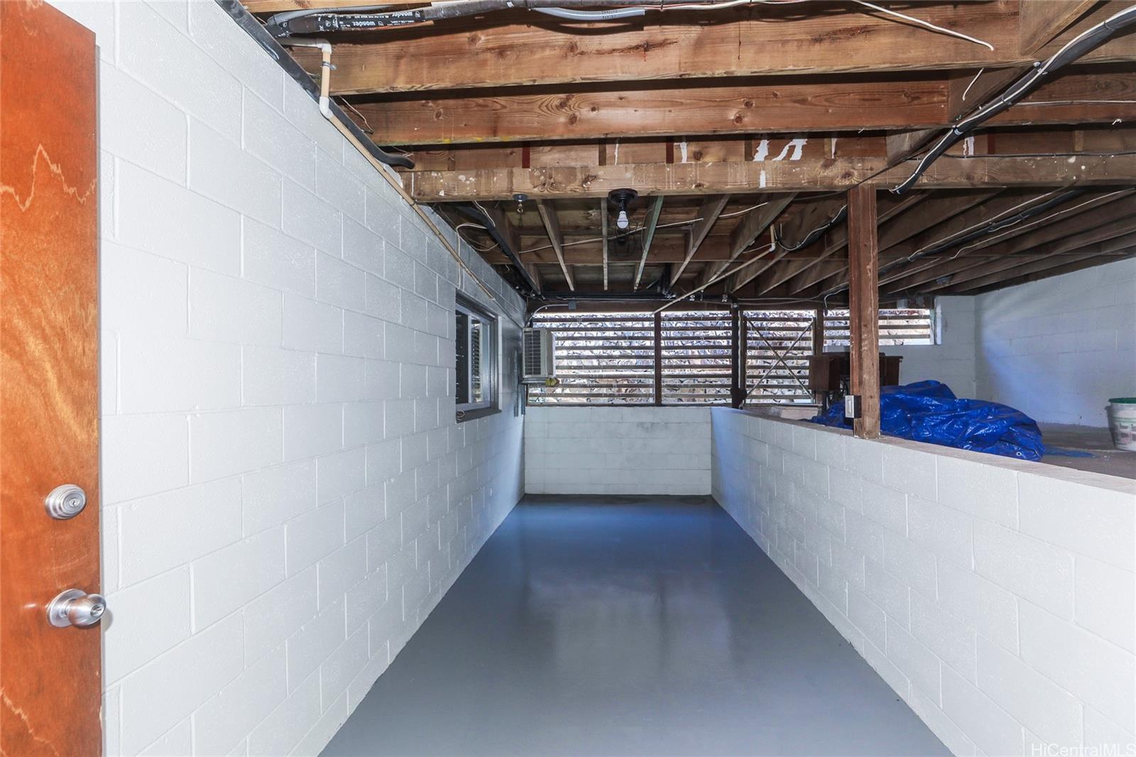 1264  Ala Puumalu Street Salt Lake, Honolulu home - photo 24 of 25