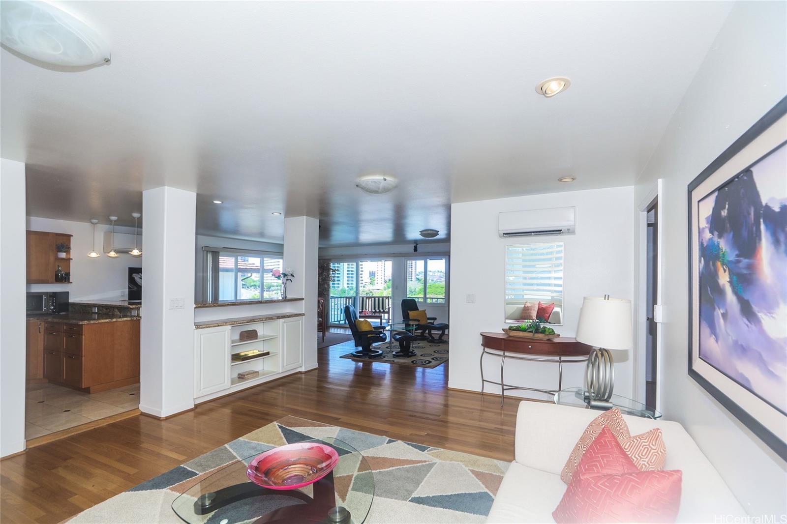 1264  Ala Puumalu Street Salt Lake, Honolulu home - photo 5 of 25