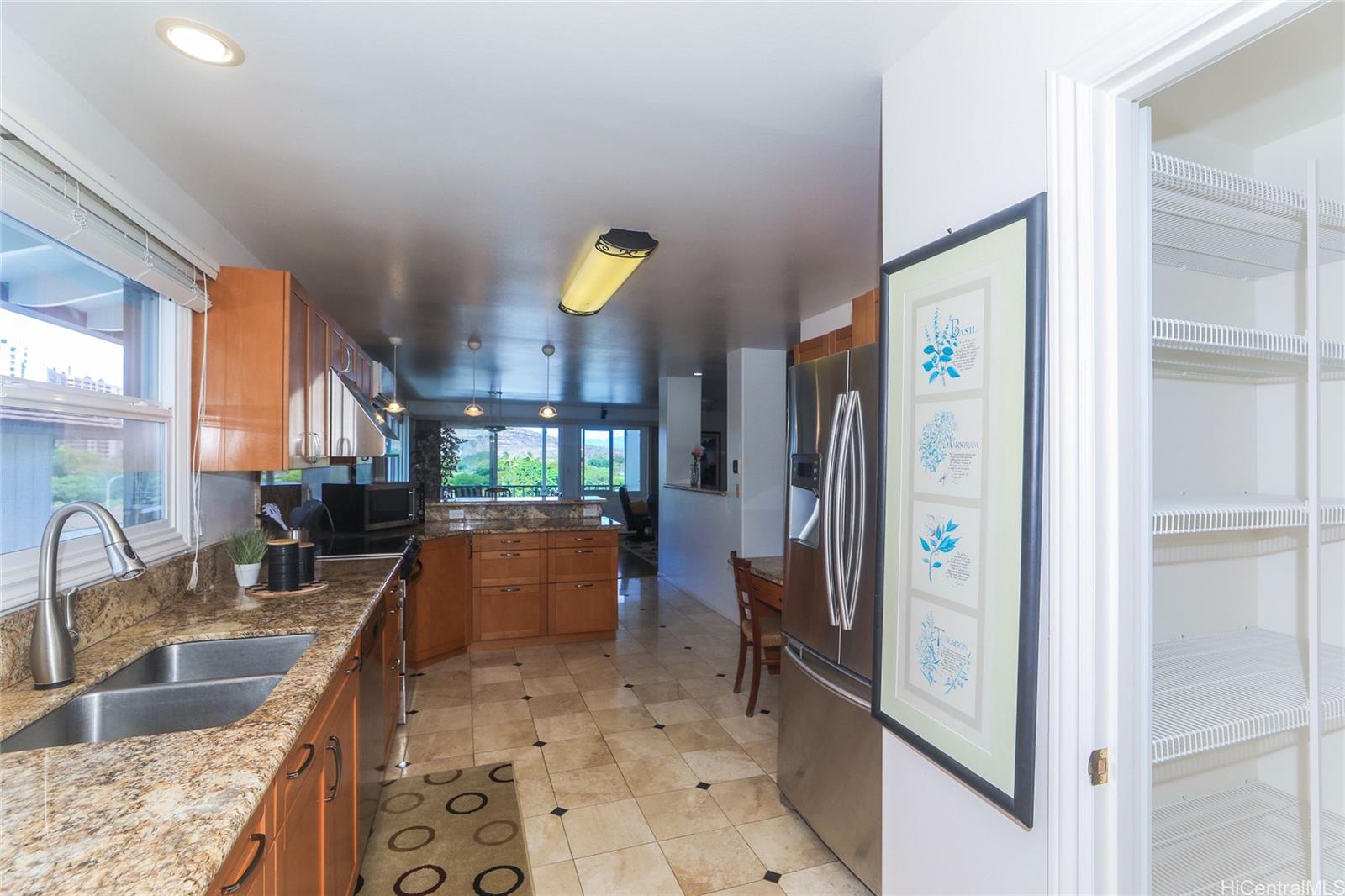 1264  Ala Puumalu Street Salt Lake, Honolulu home - photo 6 of 25