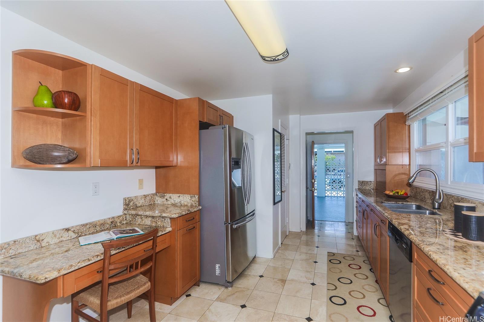 1264  Ala Puumalu Street Salt Lake, Honolulu home - photo 7 of 25