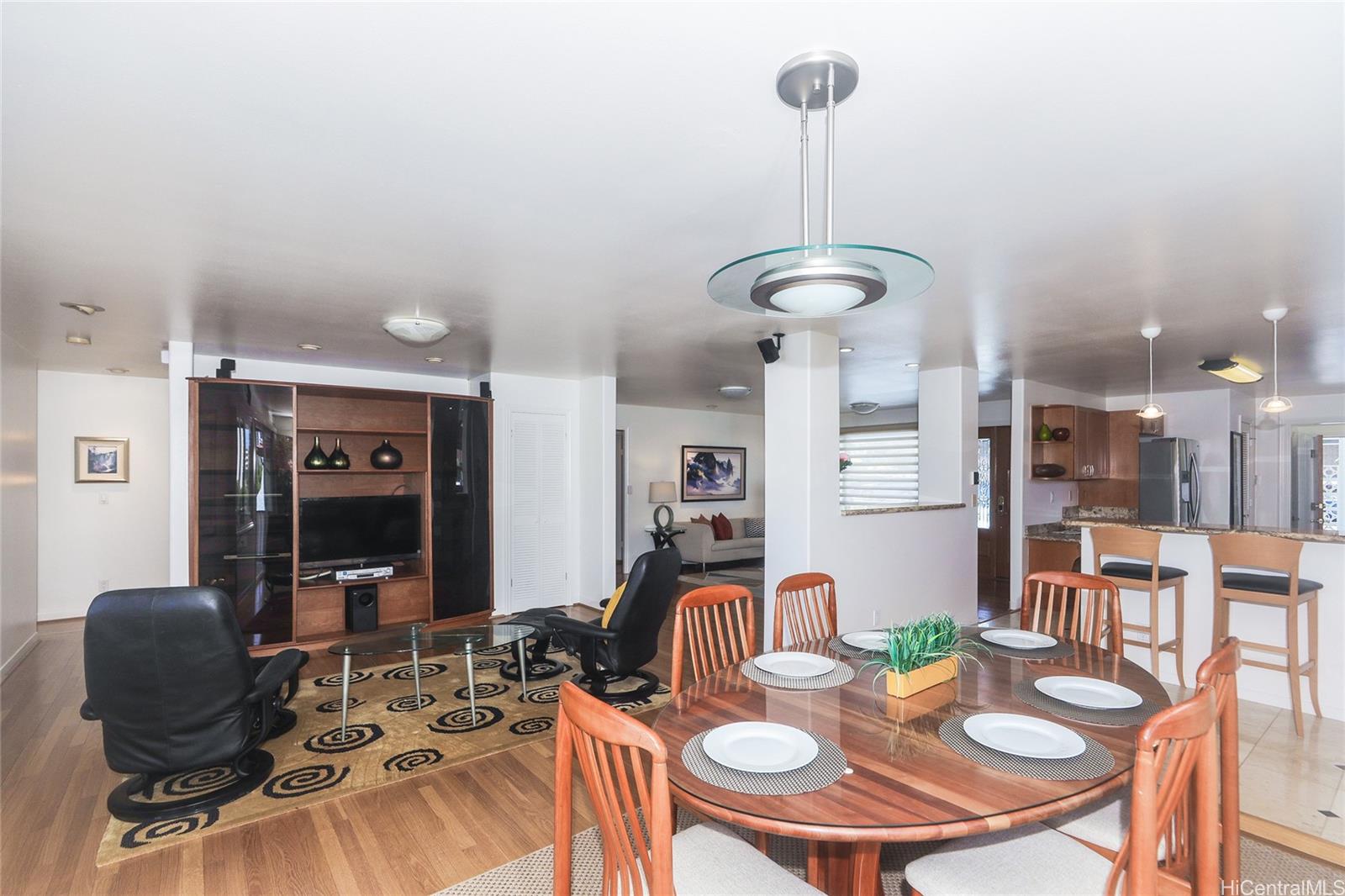 1264  Ala Puumalu Street Salt Lake, Honolulu home - photo 9 of 25