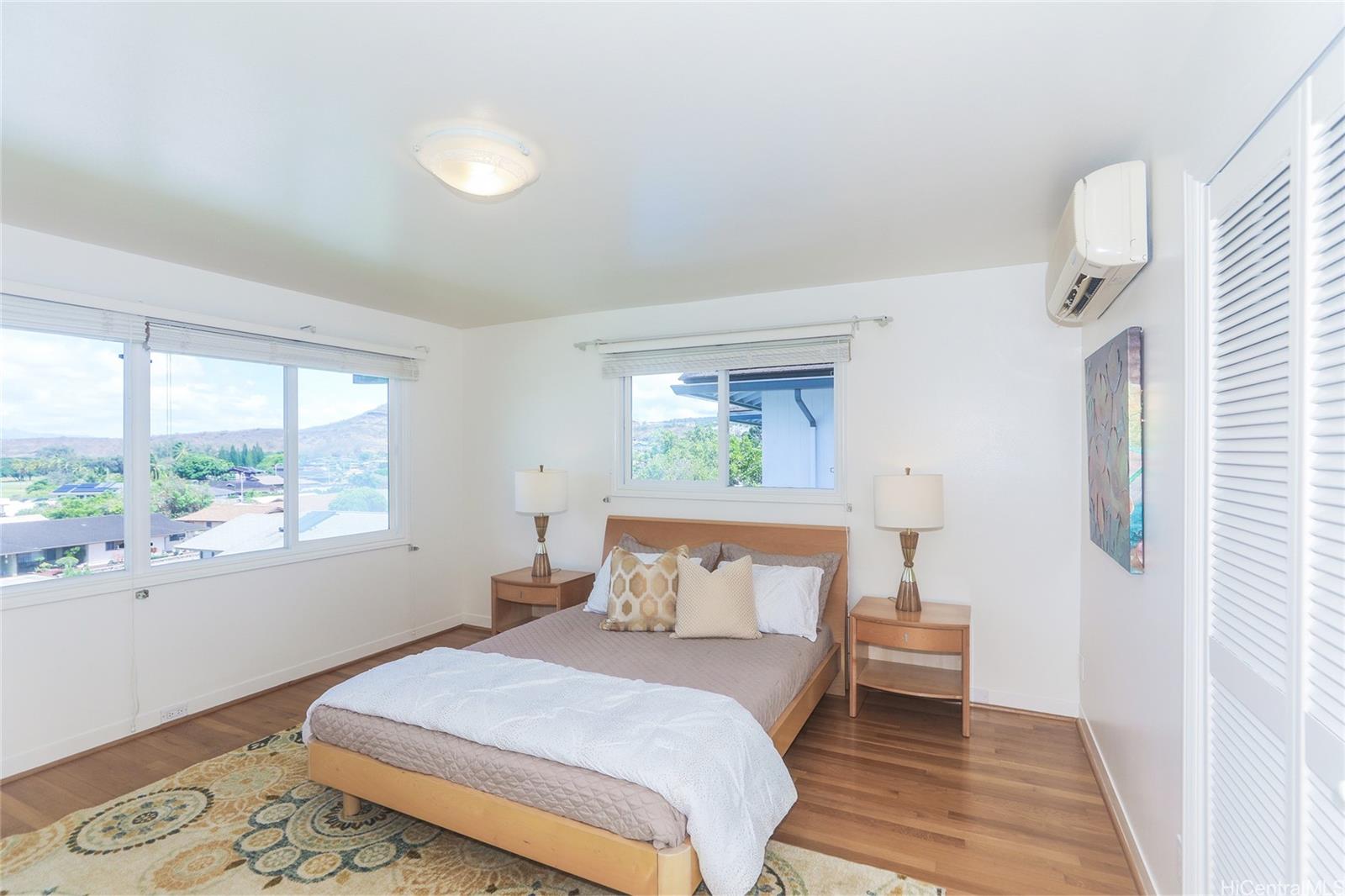 1264  Ala Puumalu Street Salt Lake, Honolulu home - photo 10 of 25